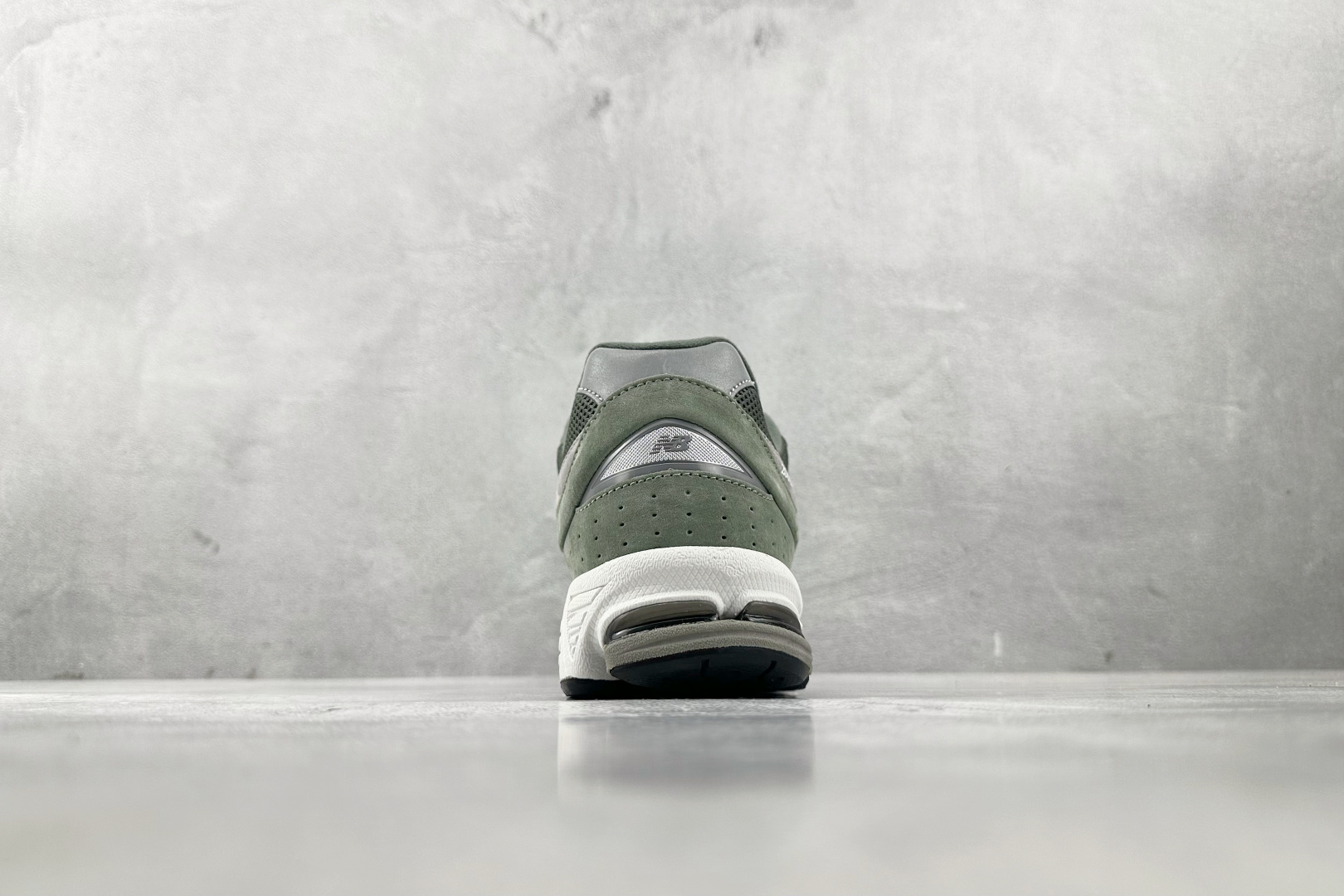 大厂出品 New Balance NB 2002R 绿色 M2002RG1
