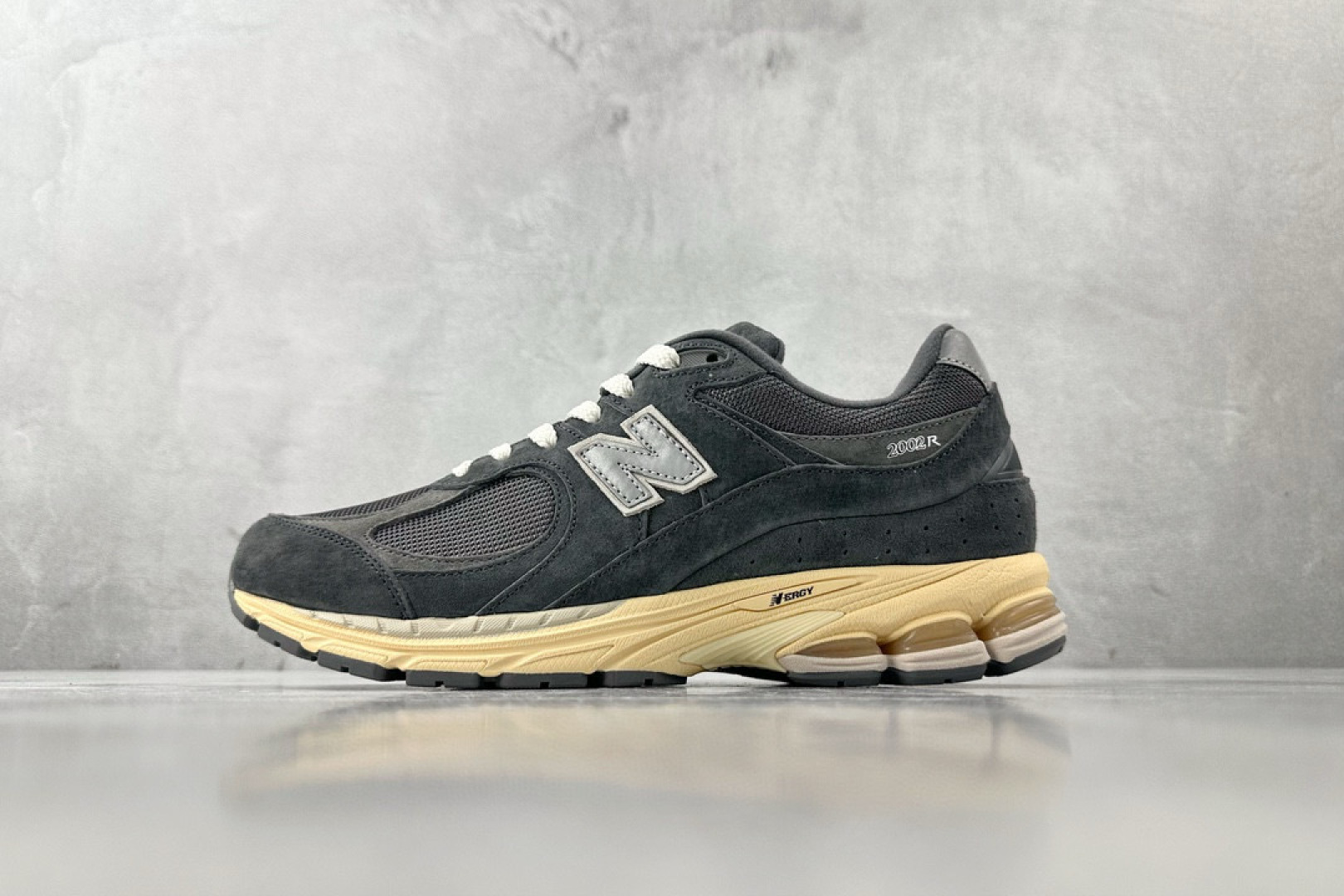  C 版大厂出品 配色 New Balance NB 2002R 系列