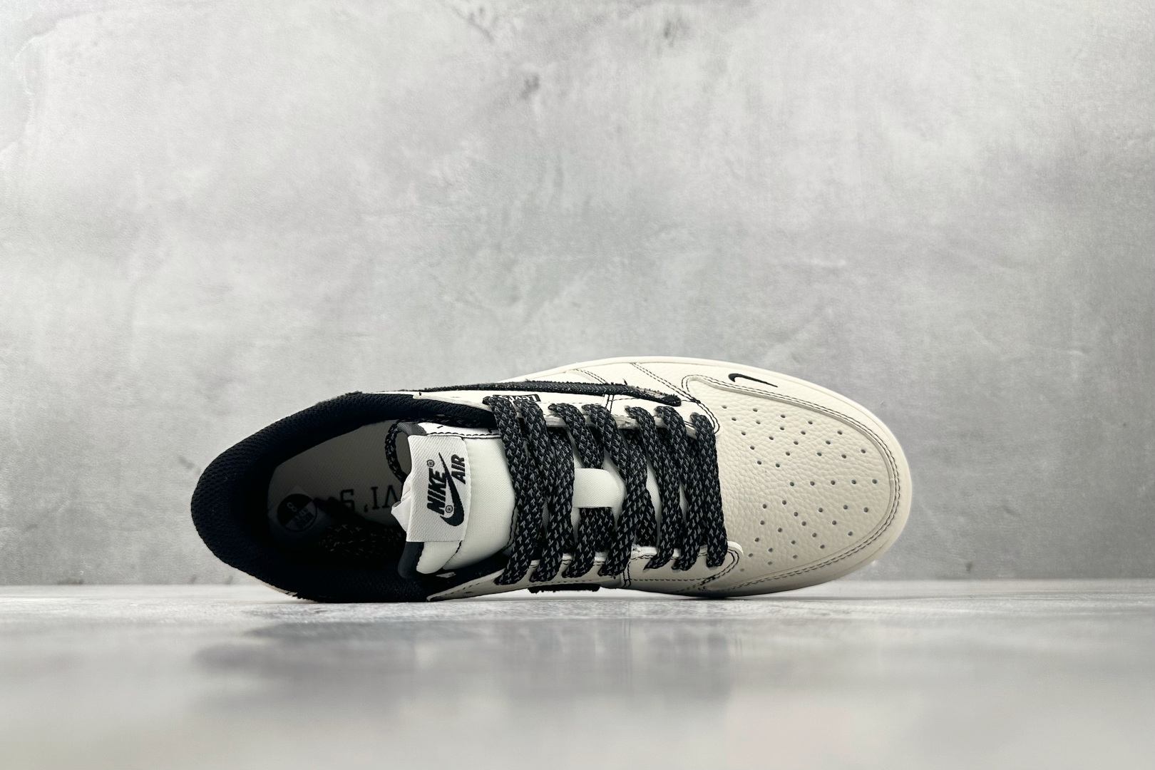 定制 Air Jordan 1 Low ow SP 倒钩 李维斯联名 米白黑 LE2436-137