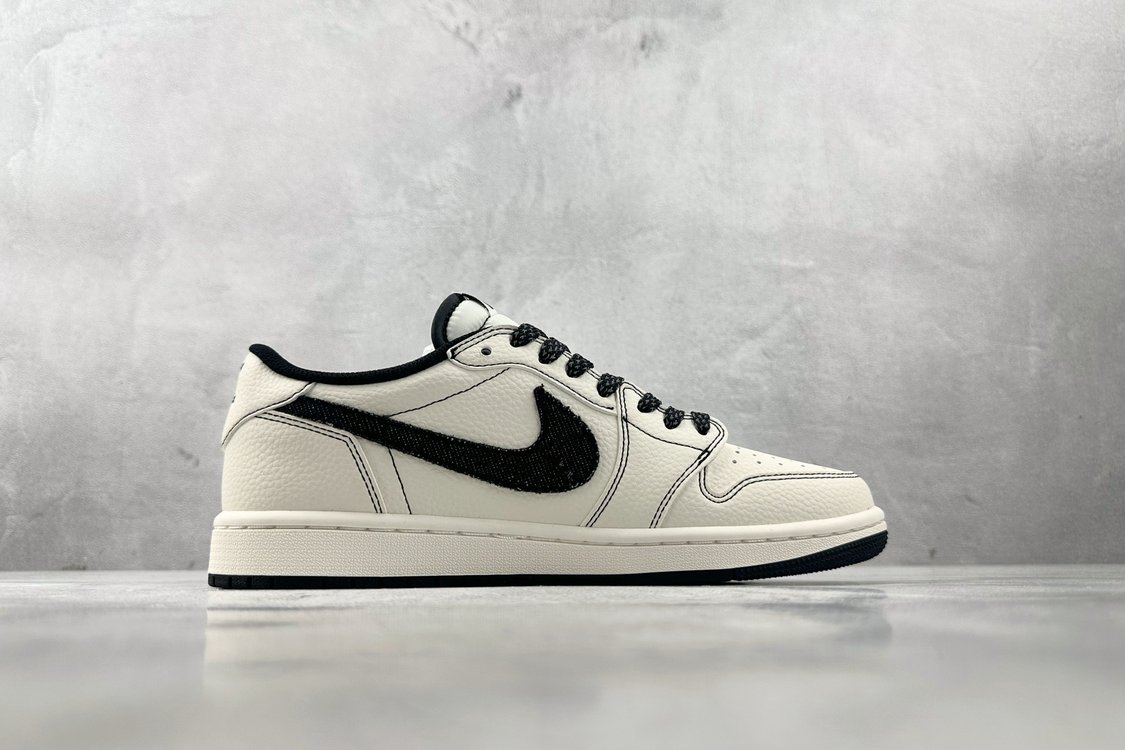 定制 Air Jordan 1 Low ow SP 倒钩 李维斯联名 米白黑 LE2436-137