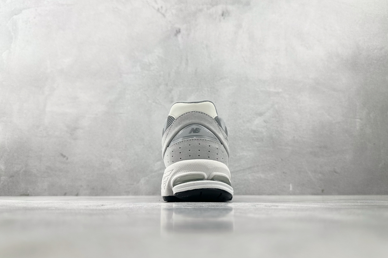 大厂出品 New Balance NB 2002R 灰色 M2002RST