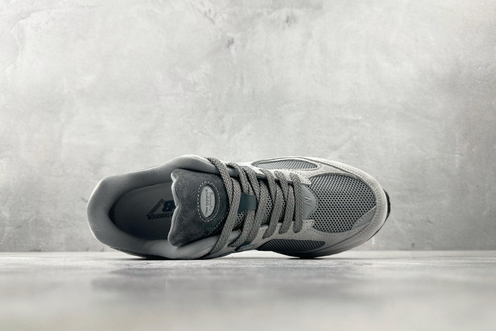 大厂出品 New Balance NB 2002R 灰色 M2002RST