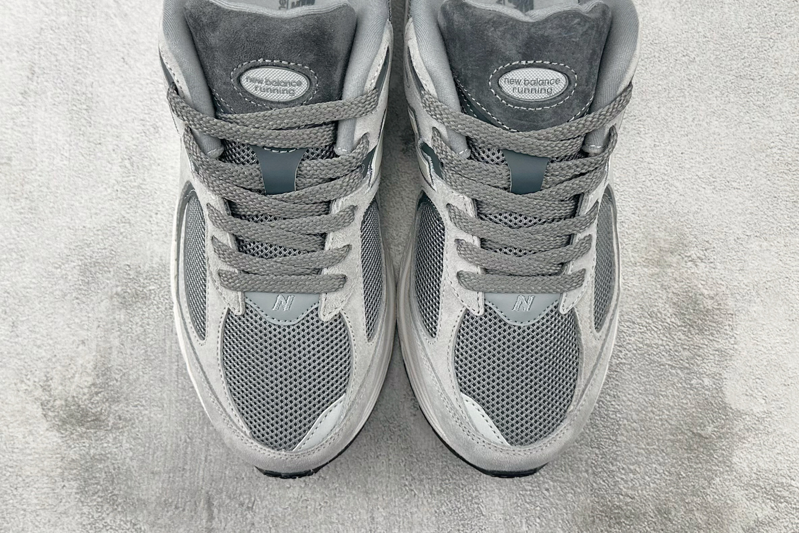大厂出品 New Balance NB 2002R 灰色 M2002RST
