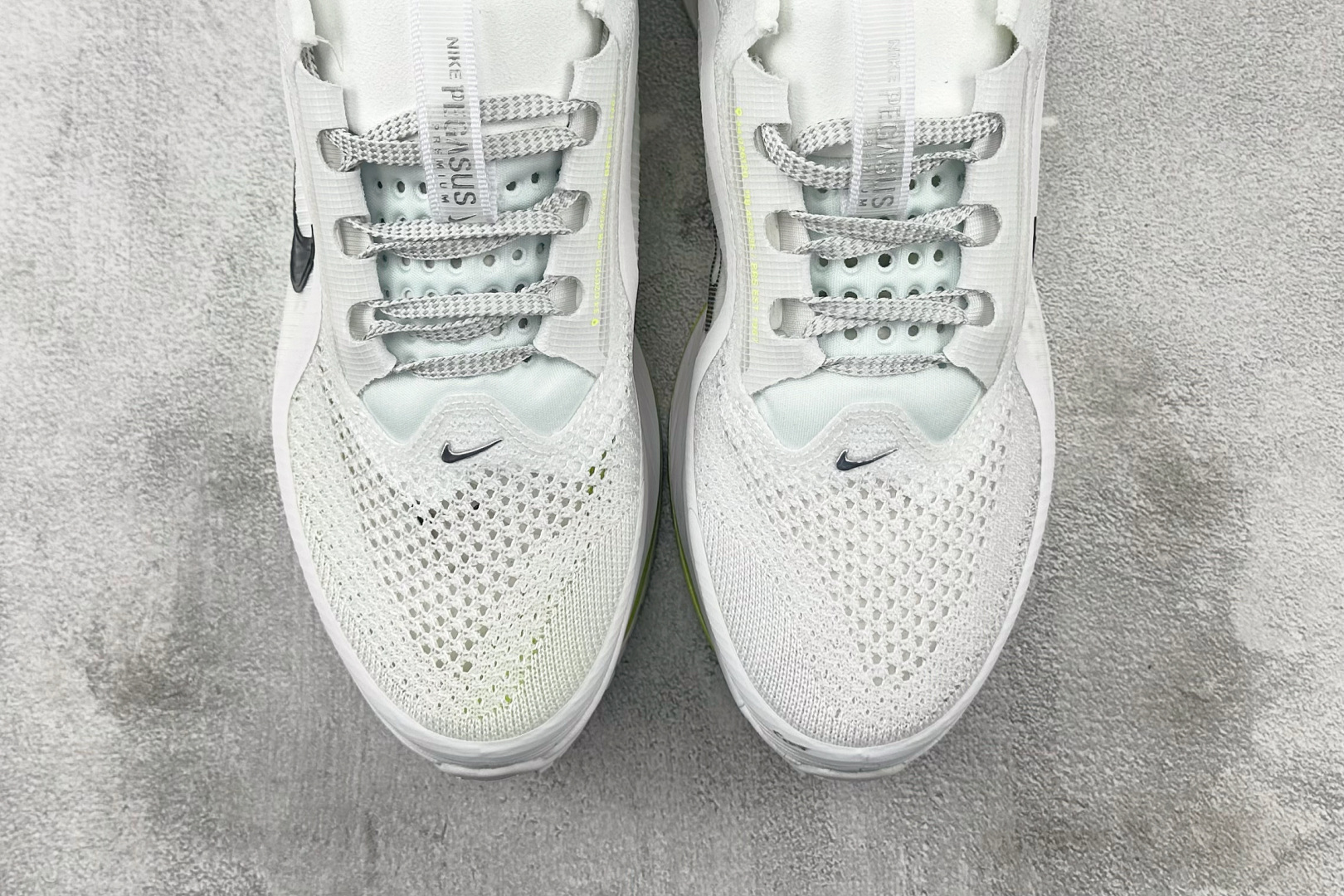 320 平台爆款 Nike Pegasus Premium 白绿色 HQ2592-100