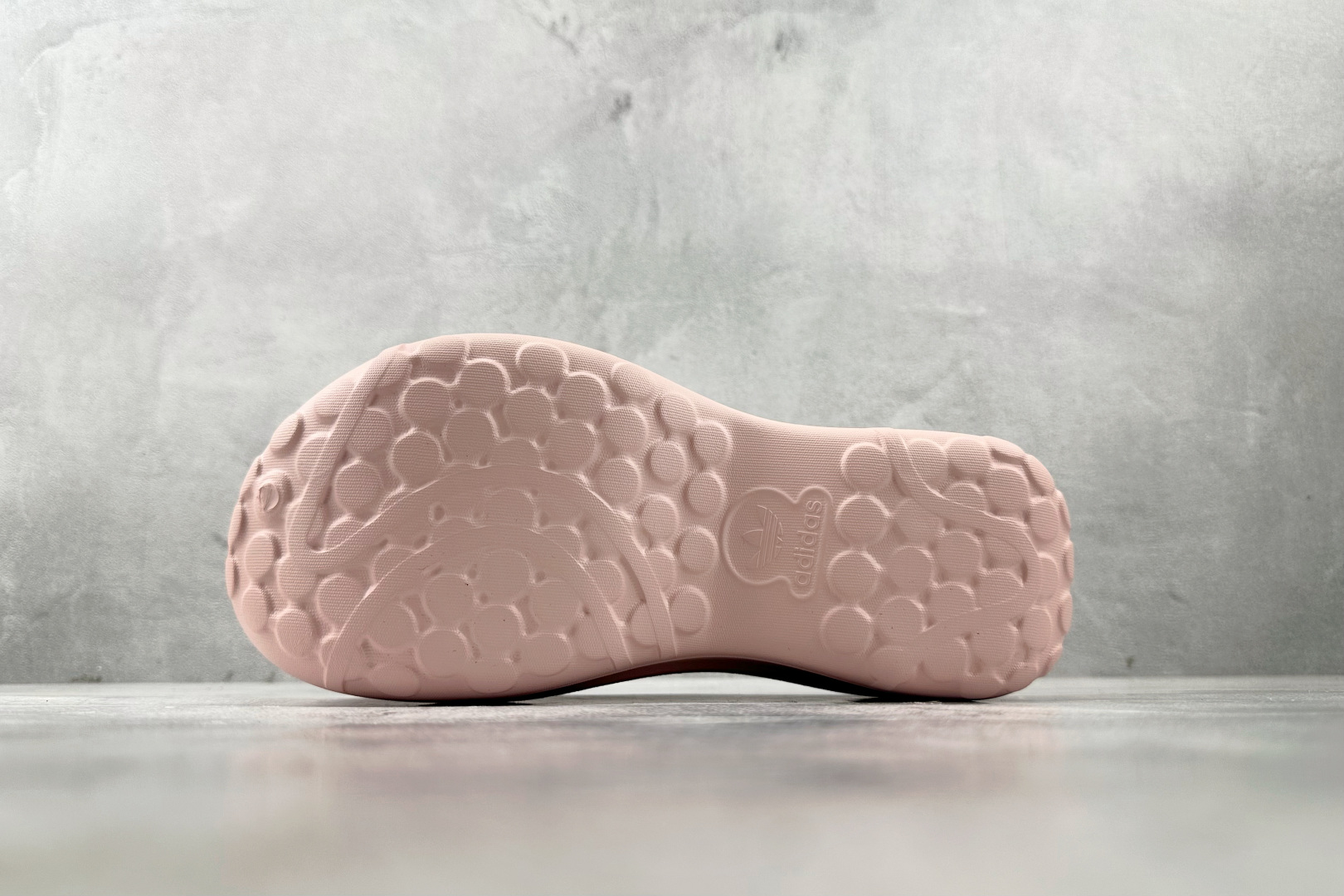 迪士尼《猫儿历险记》× adidas originals ADIFOMSTAN MULE 粉色 JR7150