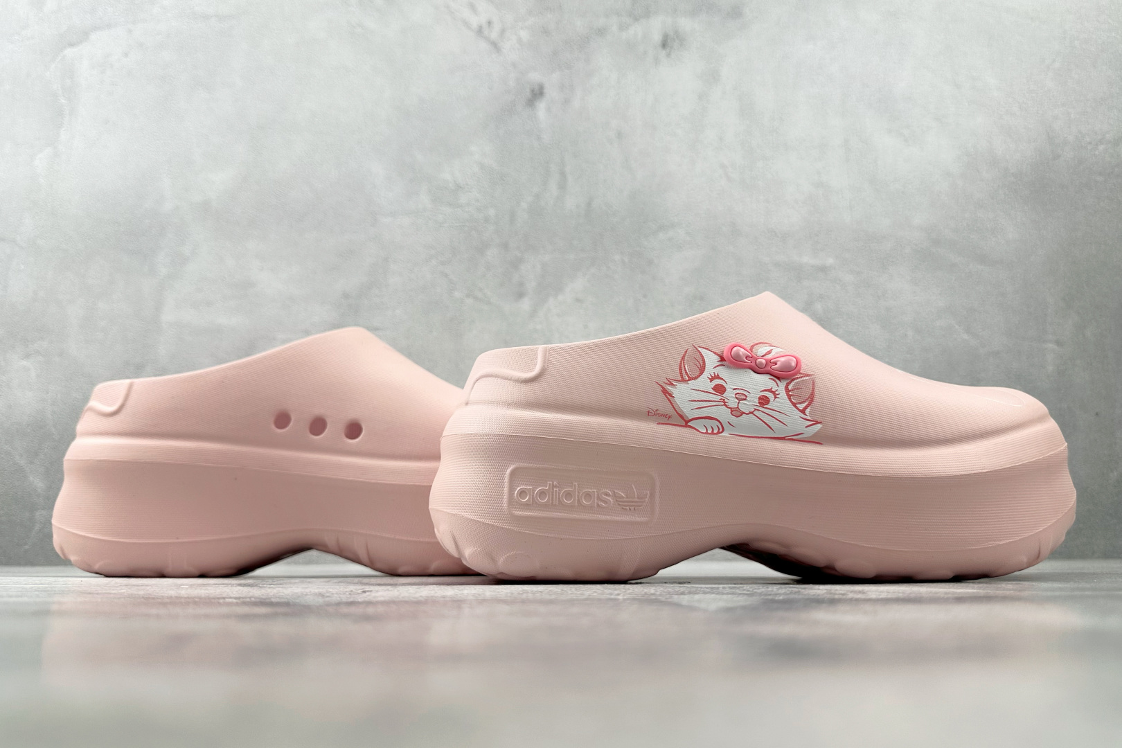 迪士尼《猫儿历险记》× adidas originals ADIFOMSTAN MULE 粉色 JR7150