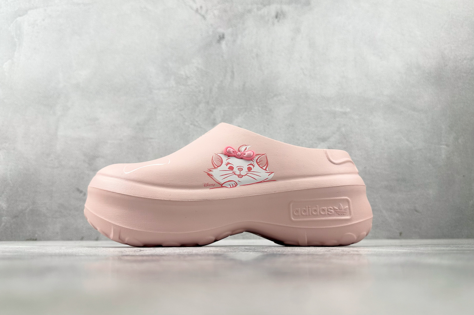 迪士尼《猫儿历险记》× adidas originals ADIFOMSTAN MULE 粉色 JR7150