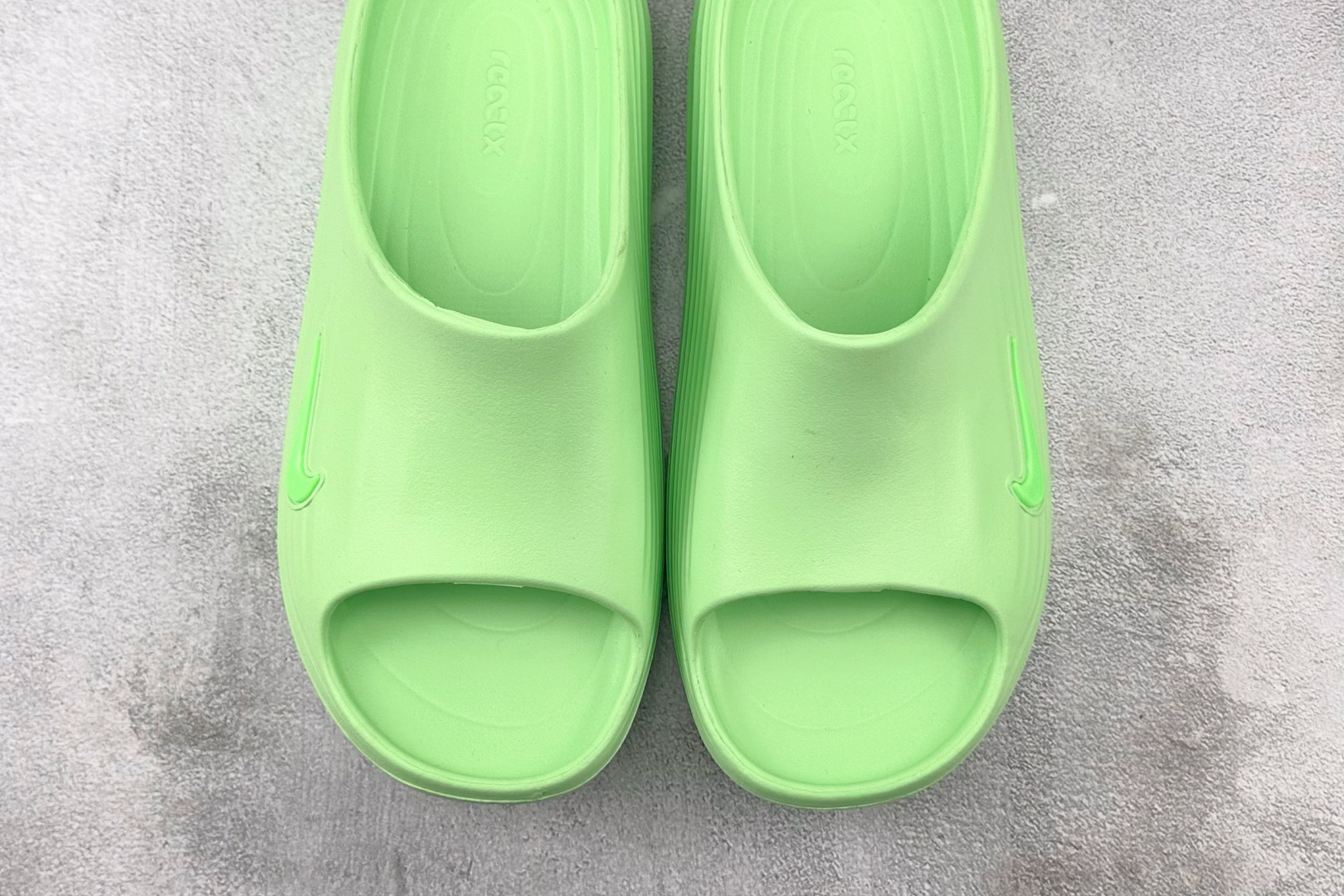 Nike ReactX Rejuven8 Slide Barely Volt 绿色 HV4479-700