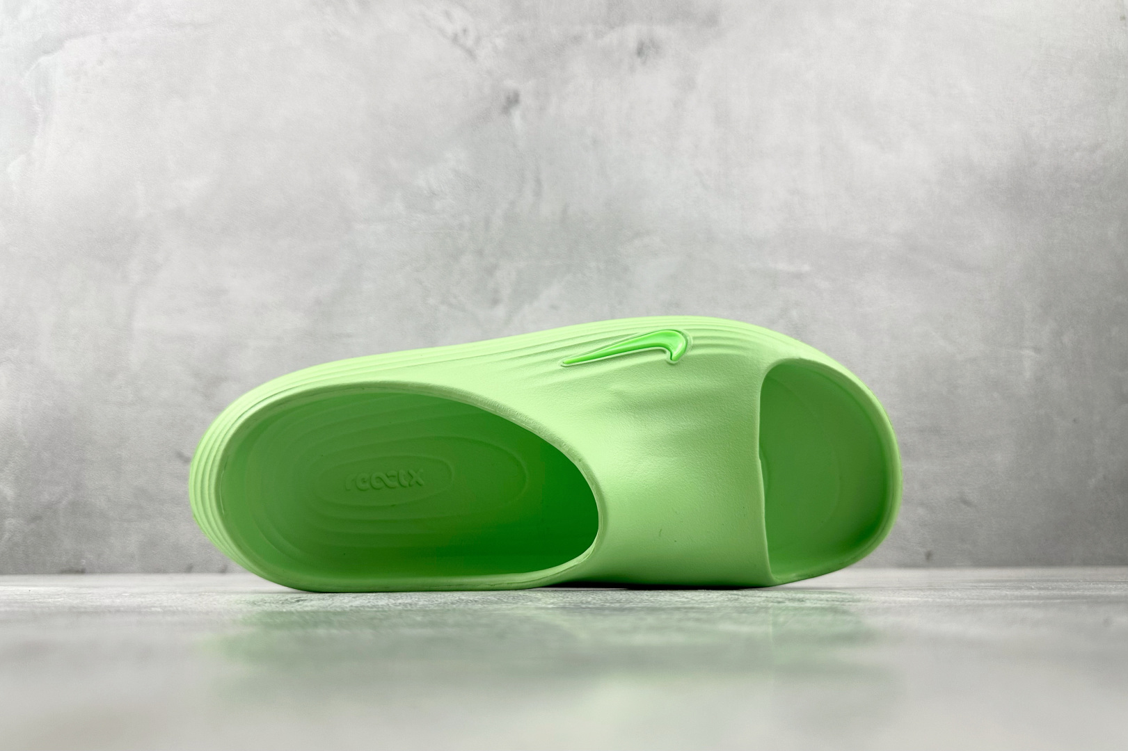 Nike ReactX Rejuven8 Slide Barely Volt 绿色 HV4479-700