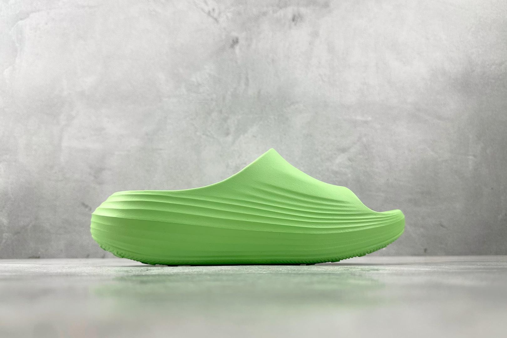 Nike ReactX Rejuven8 Slide Barely Volt 绿色 HV4479-700
