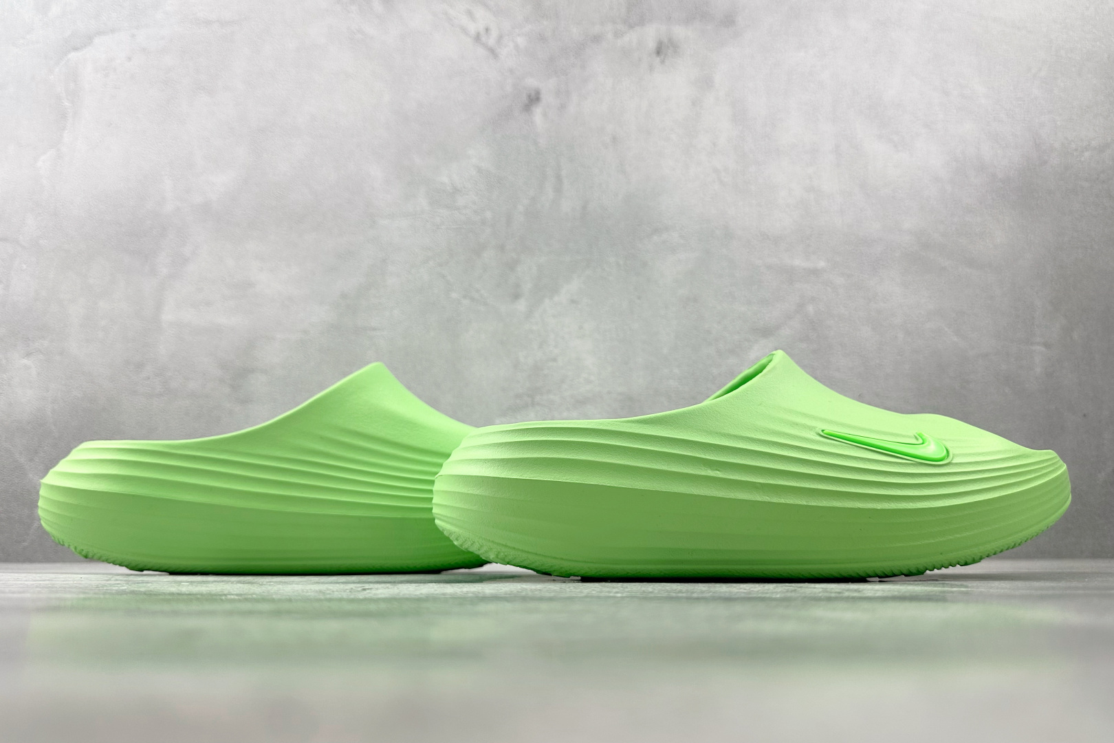 Nike ReactX Rejuven8 Slide Barely Volt 绿色 HV4479-700