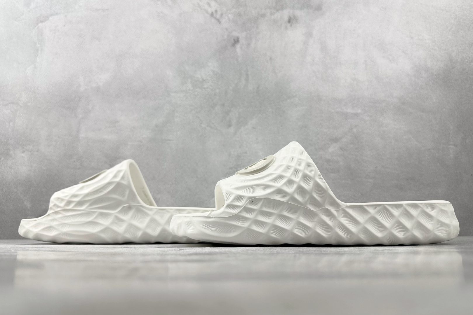 大厂出品 GUCCI古弛 Interlocking 白色 770801 J8710 9164