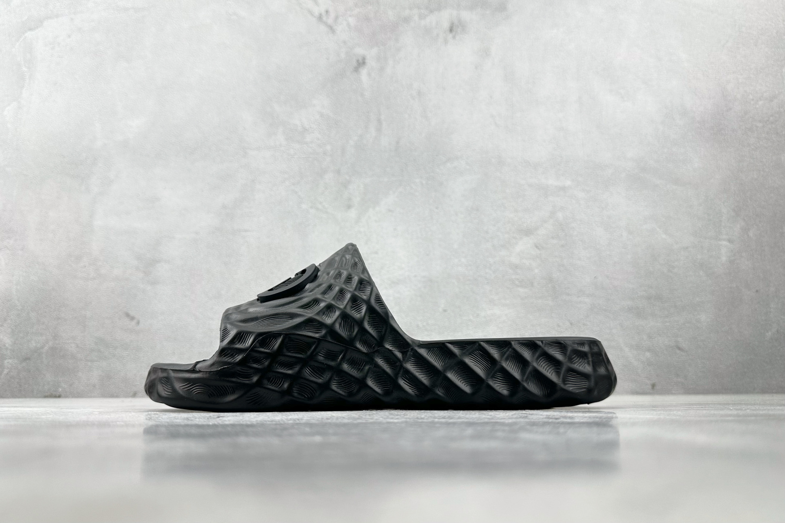 大厂出品 GUCCI古弛 Interlocking 黑色 770801 J8710 1000