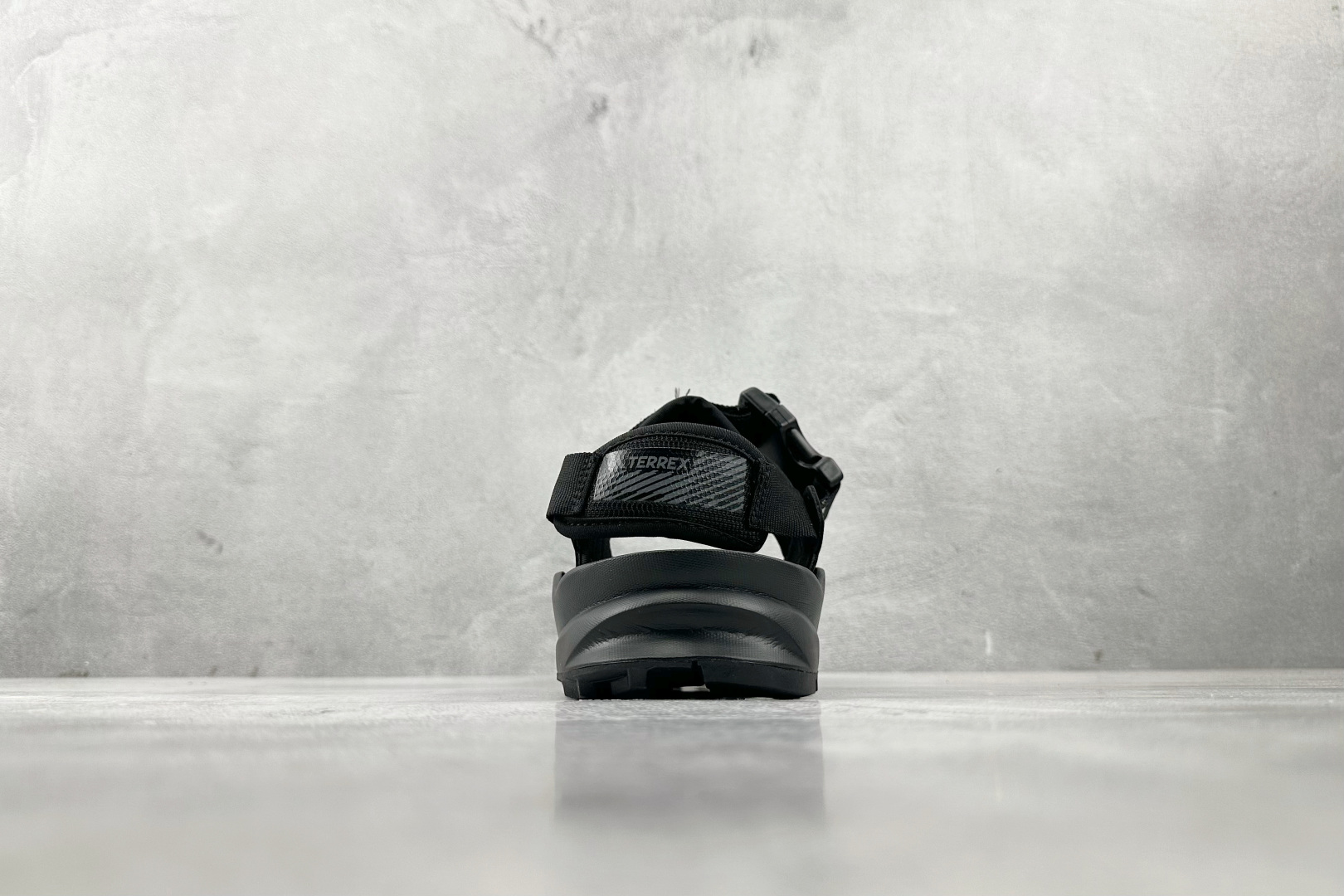 大厂出品 adidas Hydroterra Sandals 黑色 ID4269