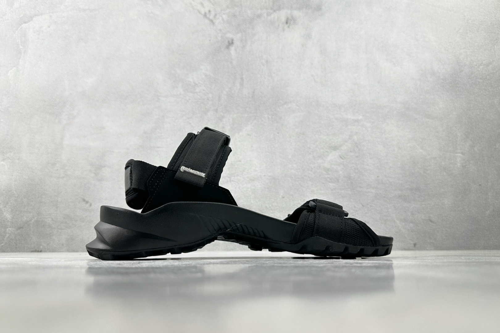 大厂出品 adidas Hydroterra Sandals 黑色 ID4269