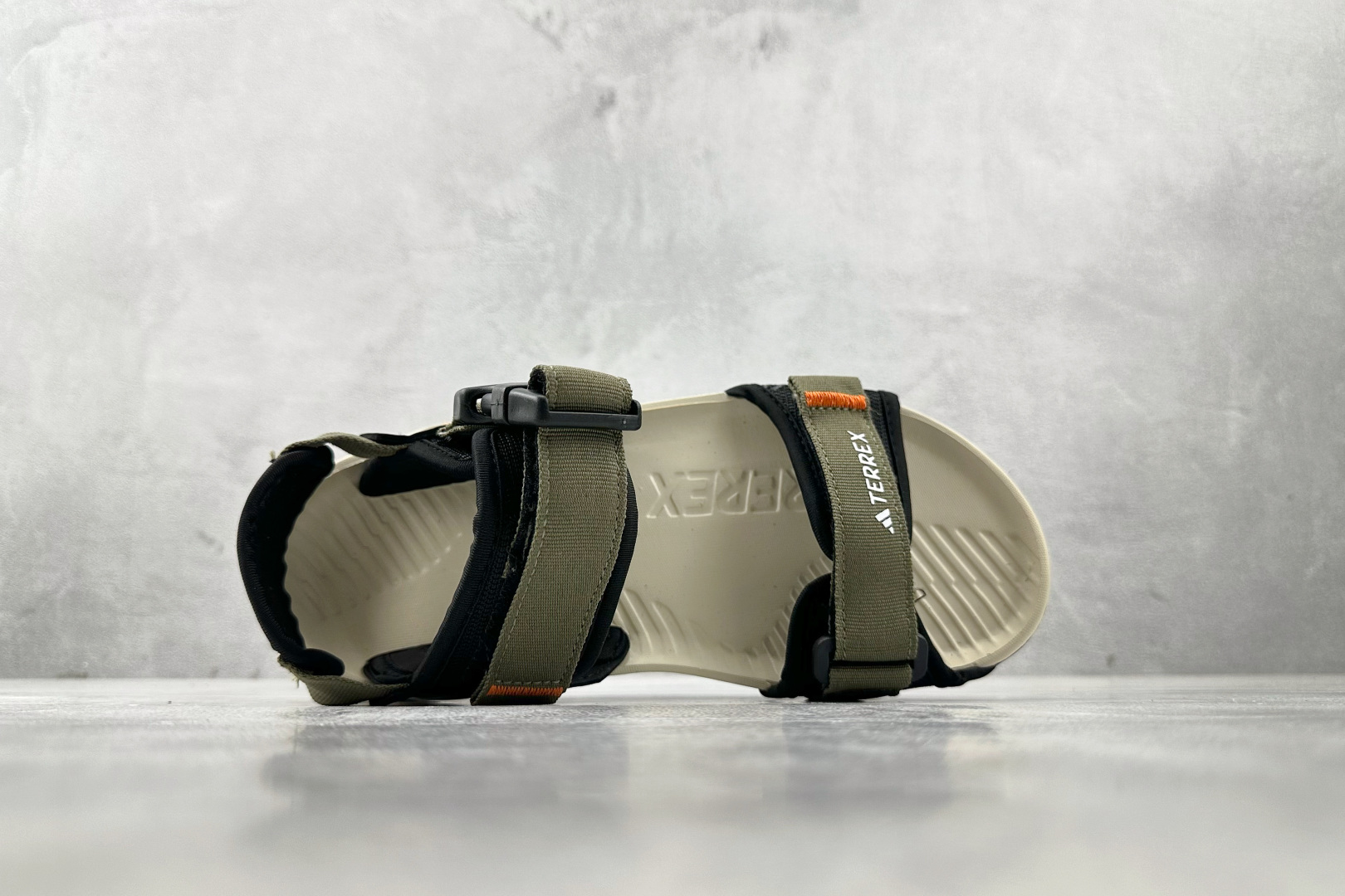大厂出品 adidas Terrex Hydroterra 米黑色 IG6565