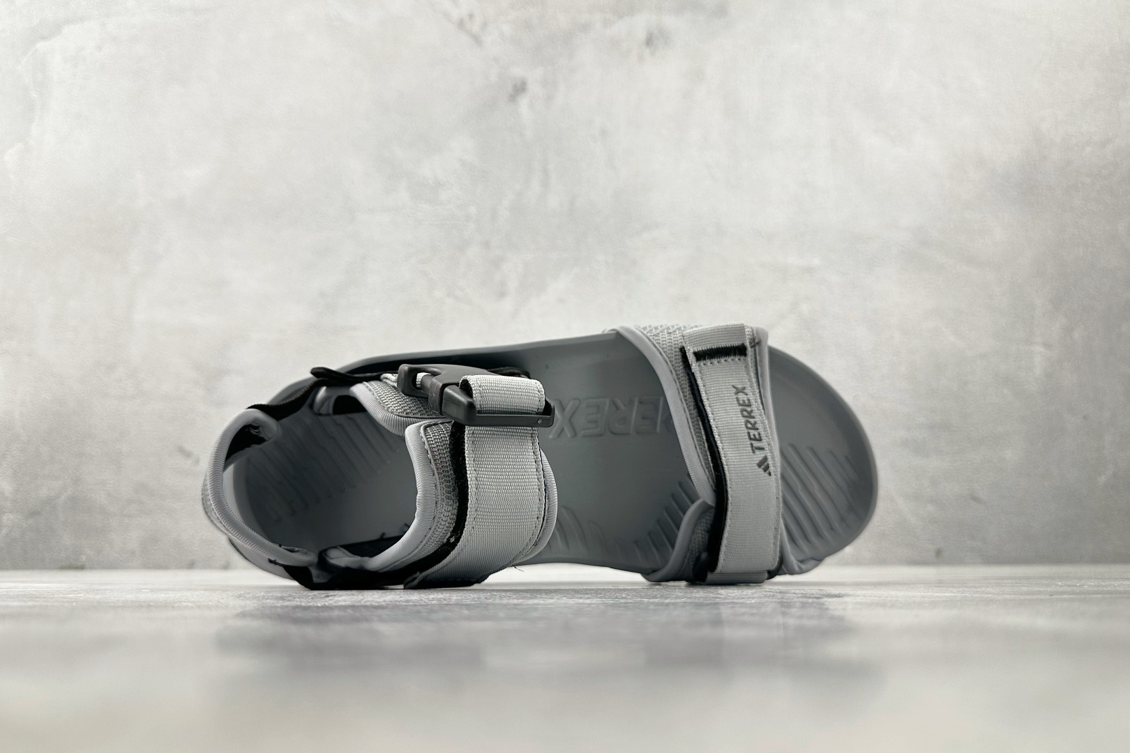 大厂出品 adidas Terrex Hydroterra 浅灰 ID4265