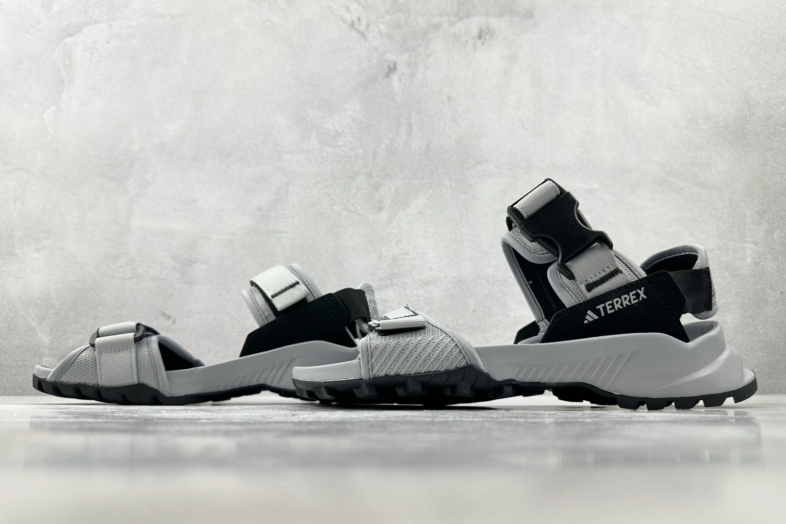 大厂出品 adidas Terrex Hydroterra 浅灰 ID4265