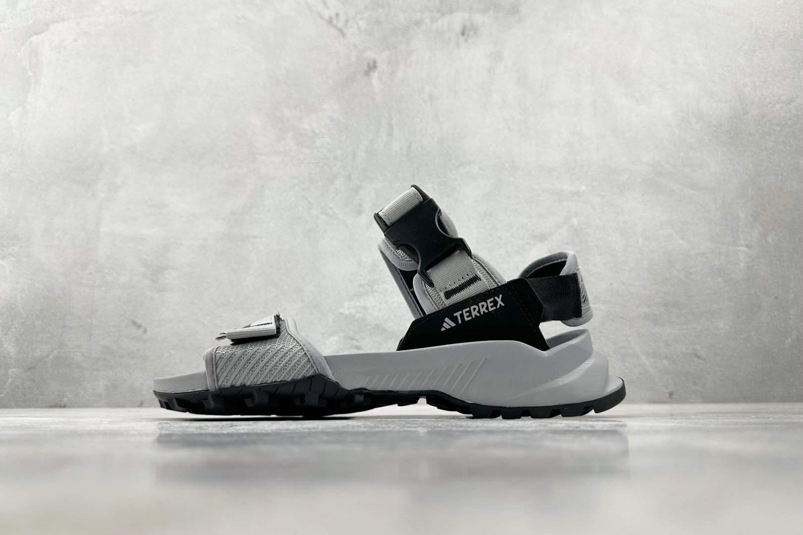 大厂出品 adidas Terrex Hydroterra 浅灰 ID4265