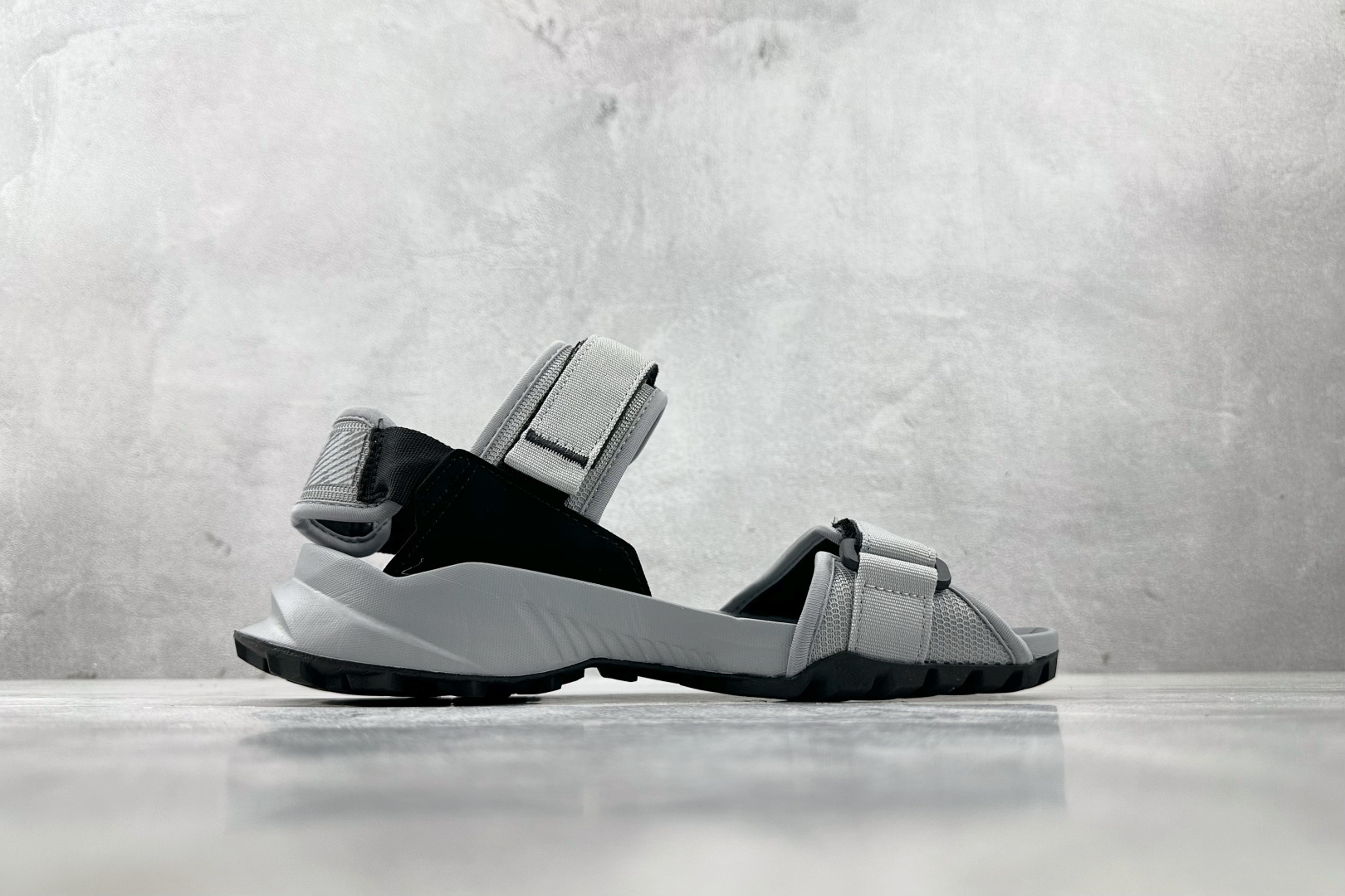 大厂出品 adidas Terrex Hydroterra 浅灰 ID4265