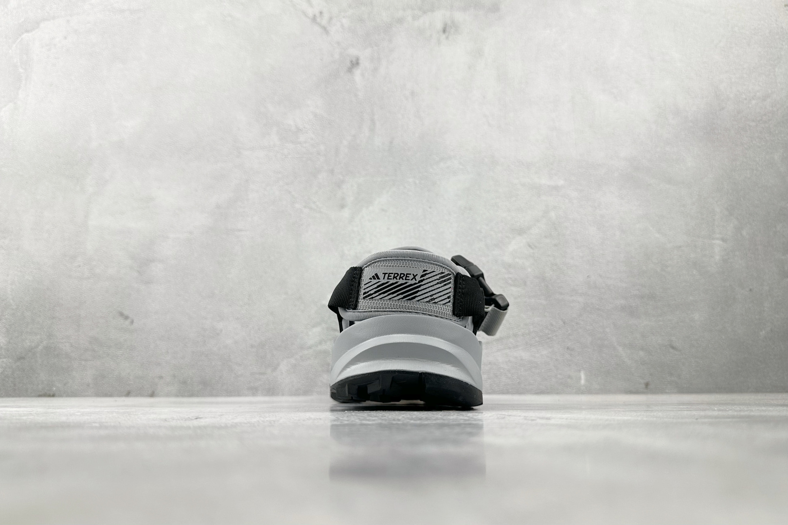 大厂出品 adidas Terrex Hydroterra 浅灰 ID4265