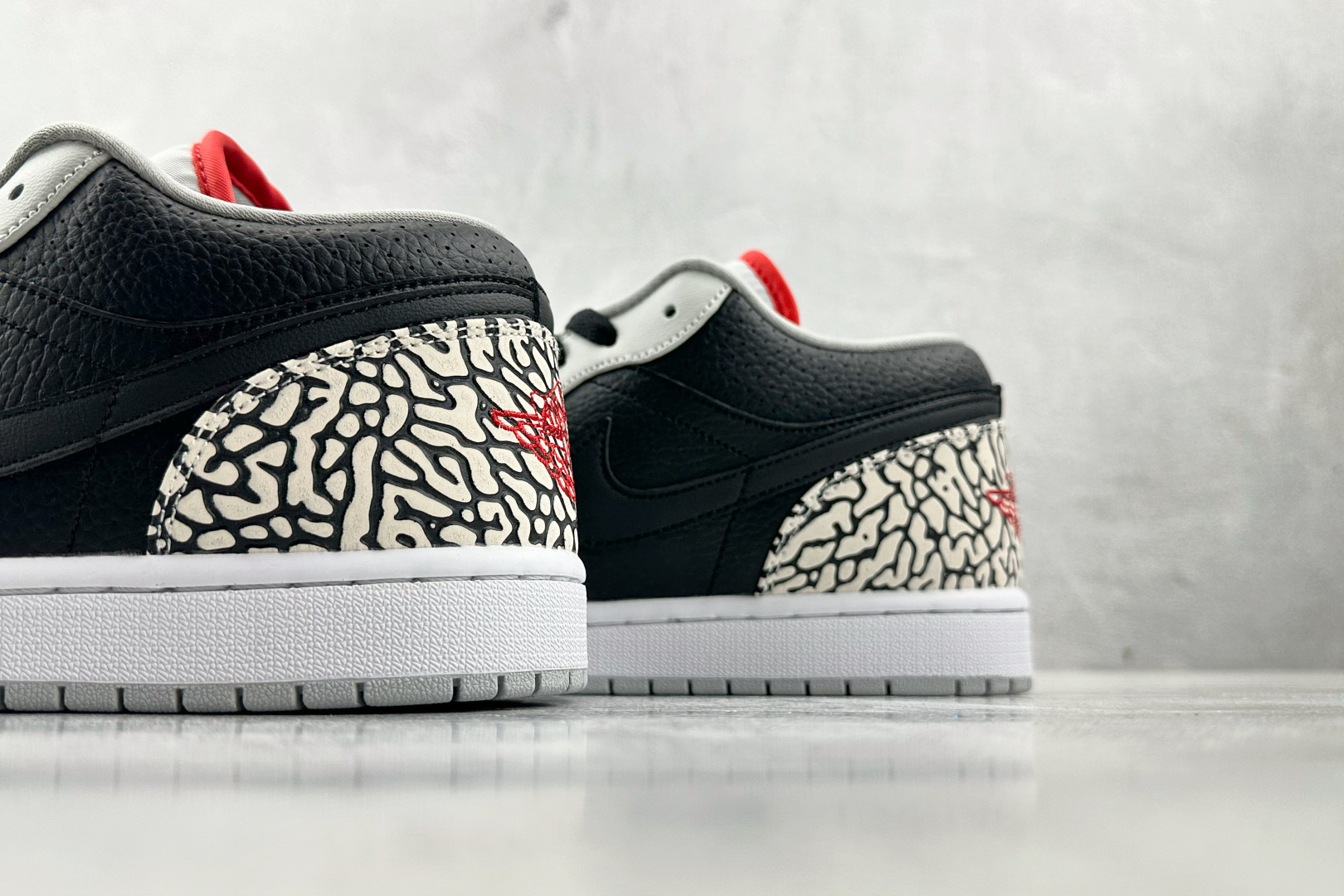 200 综合版 Jordan Air Jordan 1 黑灰色 338145-062