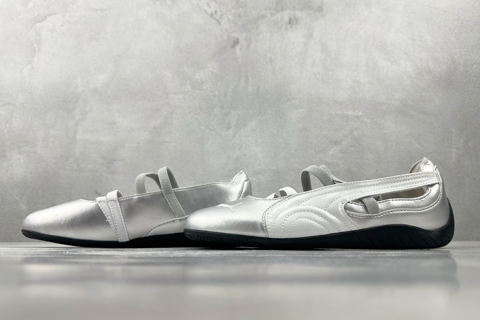 150 平台爆款 PUMA speedcat Ballet 银白色 401581-01-Chinese UA Cheap High Quatity Brand Clothes Bags handbags Sneakers wholesale wholesaler seller from China Factory suppliers Fashion Clothing Shoes best Quality Beautiful Price 150 平台爆款 PUMA speedcat Ballet 银白色 401581-01