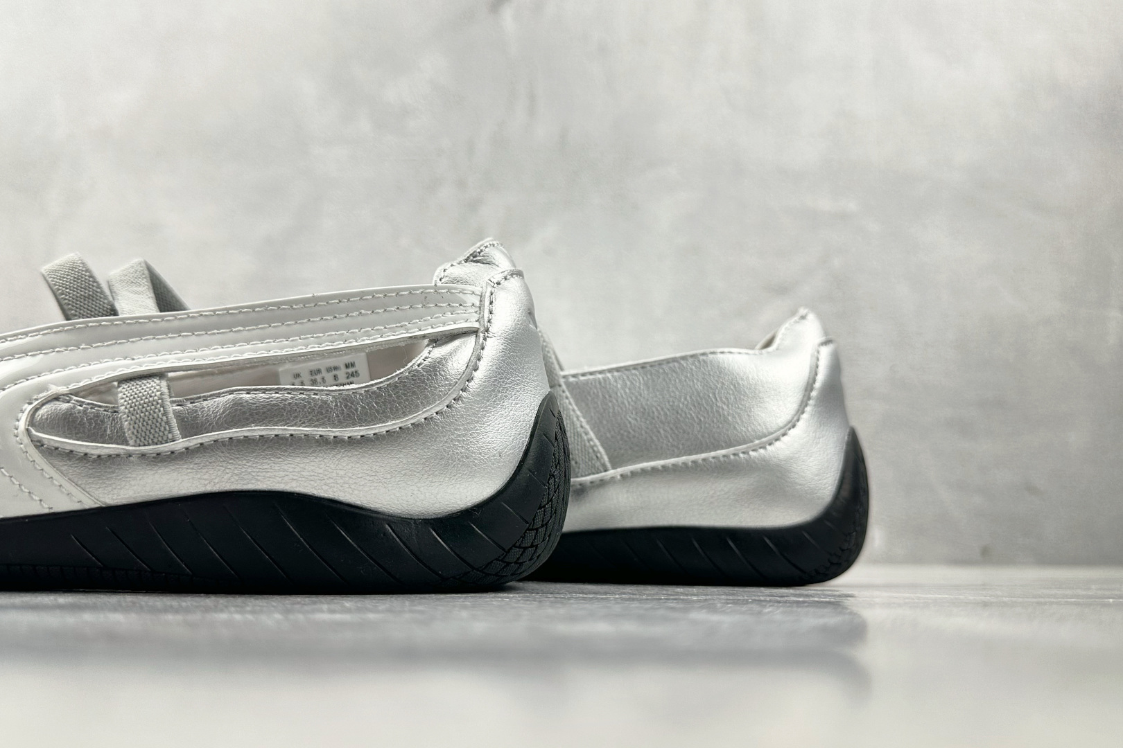 150 平台爆款 PUMA speedcat Ballet 银白色 401581-01-Chinese UA Cheap High Quatity Brand Clothes Bags handbags Sneakers wholesale wholesaler seller from China Factory suppliers Fashion Clothing Shoes best Quality Beautiful Price 150 平台爆款 PUMA speedcat Ballet 银白色 401581-01