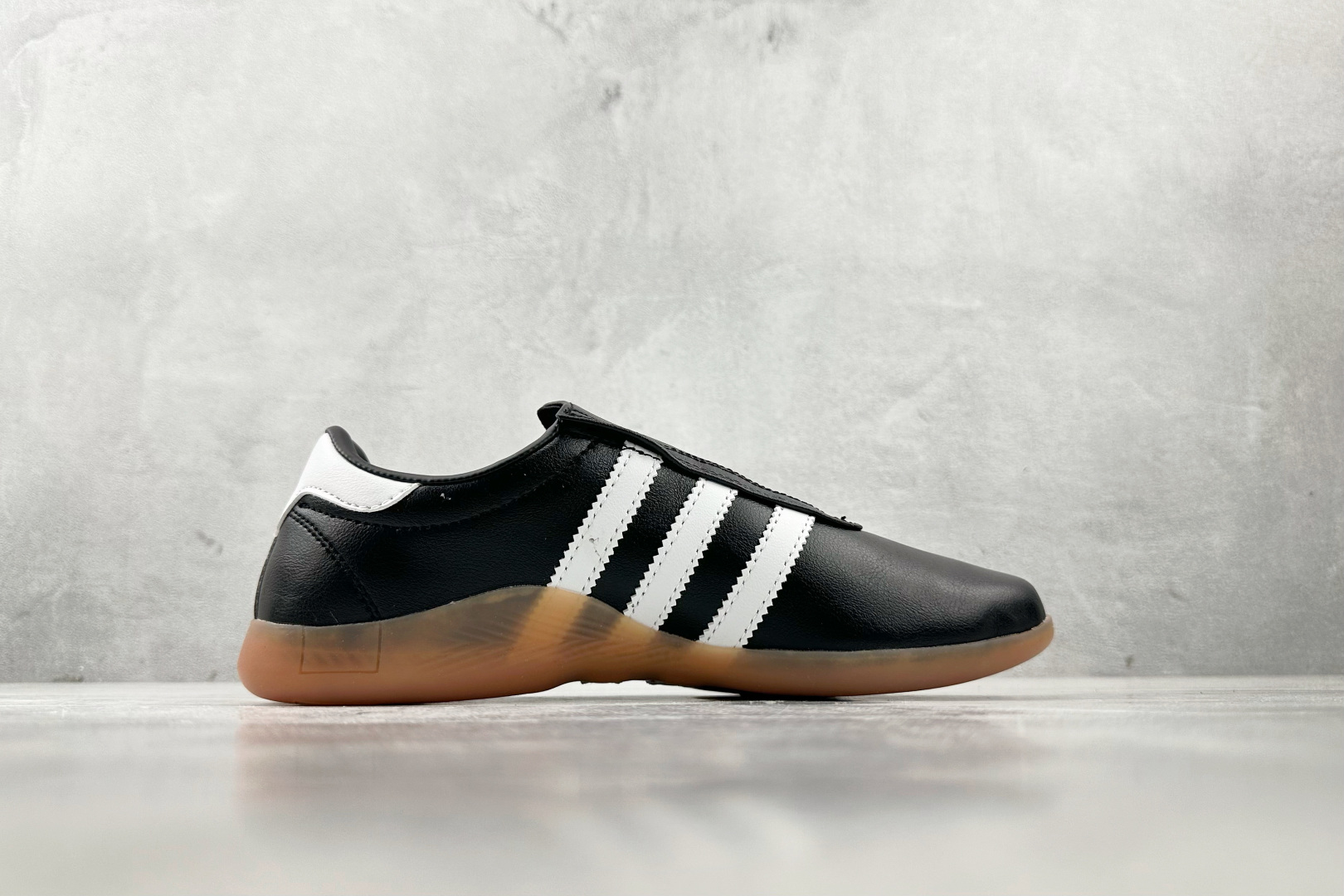 出口订单 adidas TAEKWONDO MEI 黑白色 JQ3012