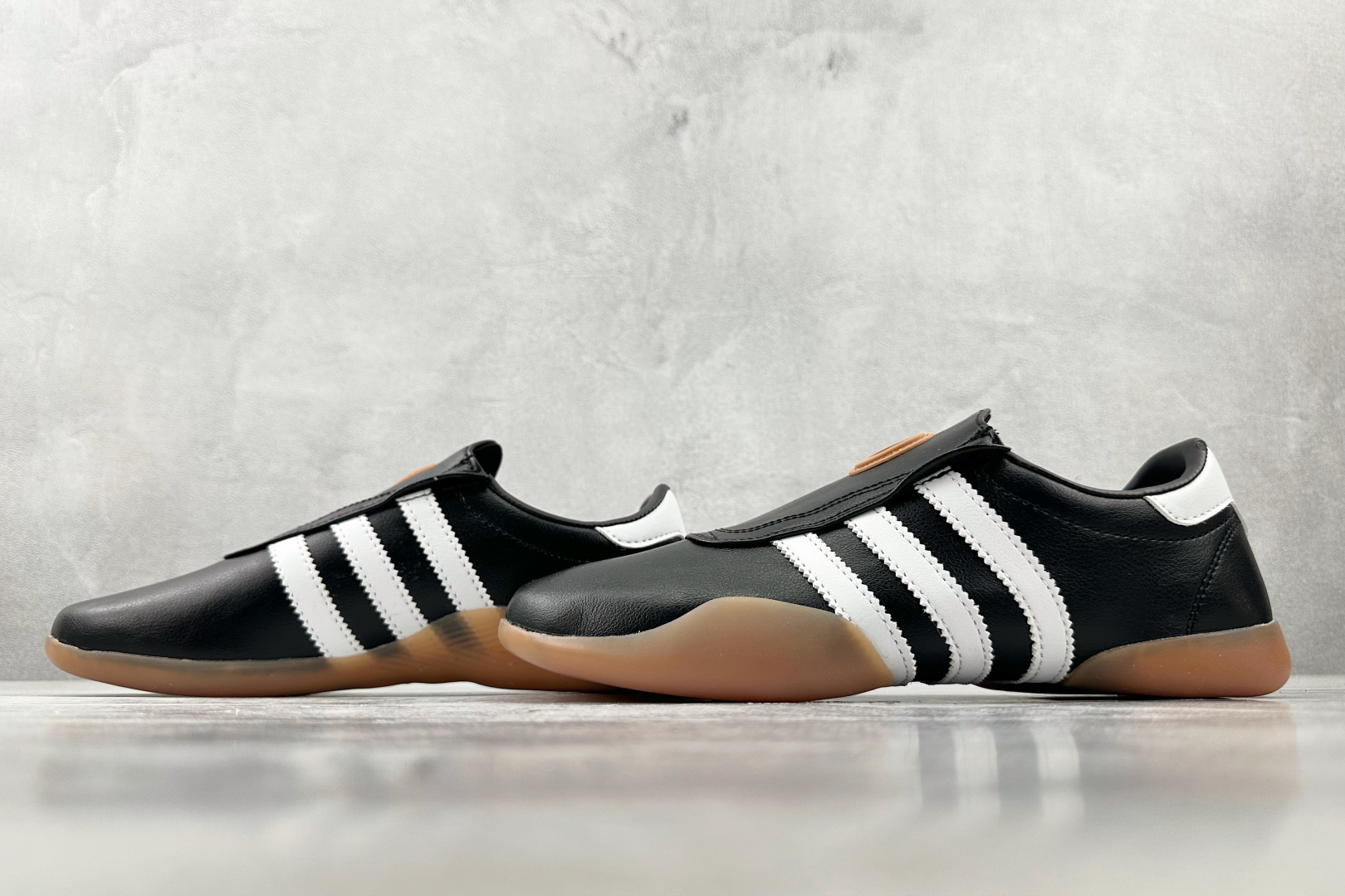 出口订单 adidas TAEKWONDO MEI 黑白色 JQ3012