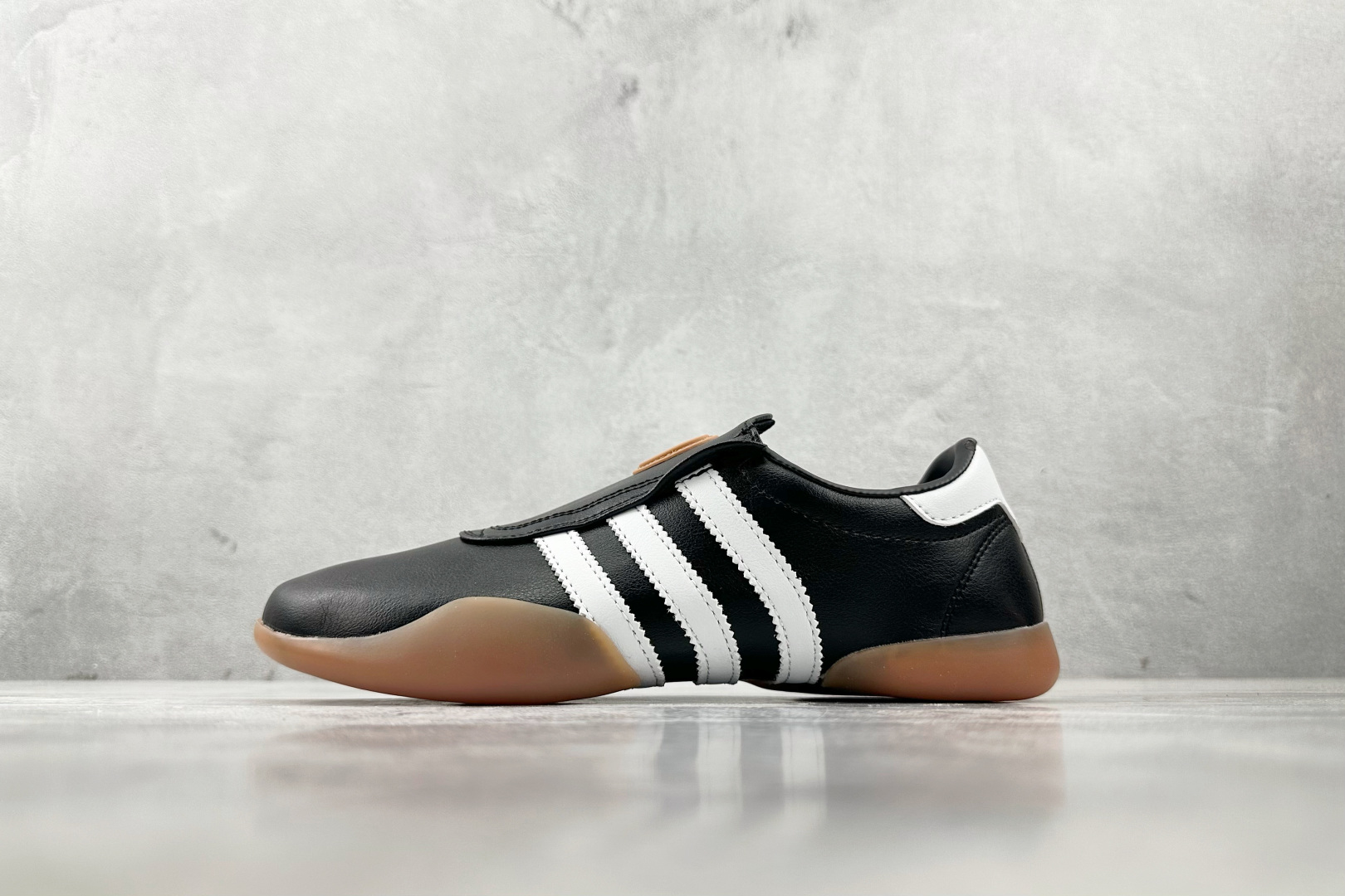 出口订单 adidas TAEKWONDO MEI 黑白色 JQ3012