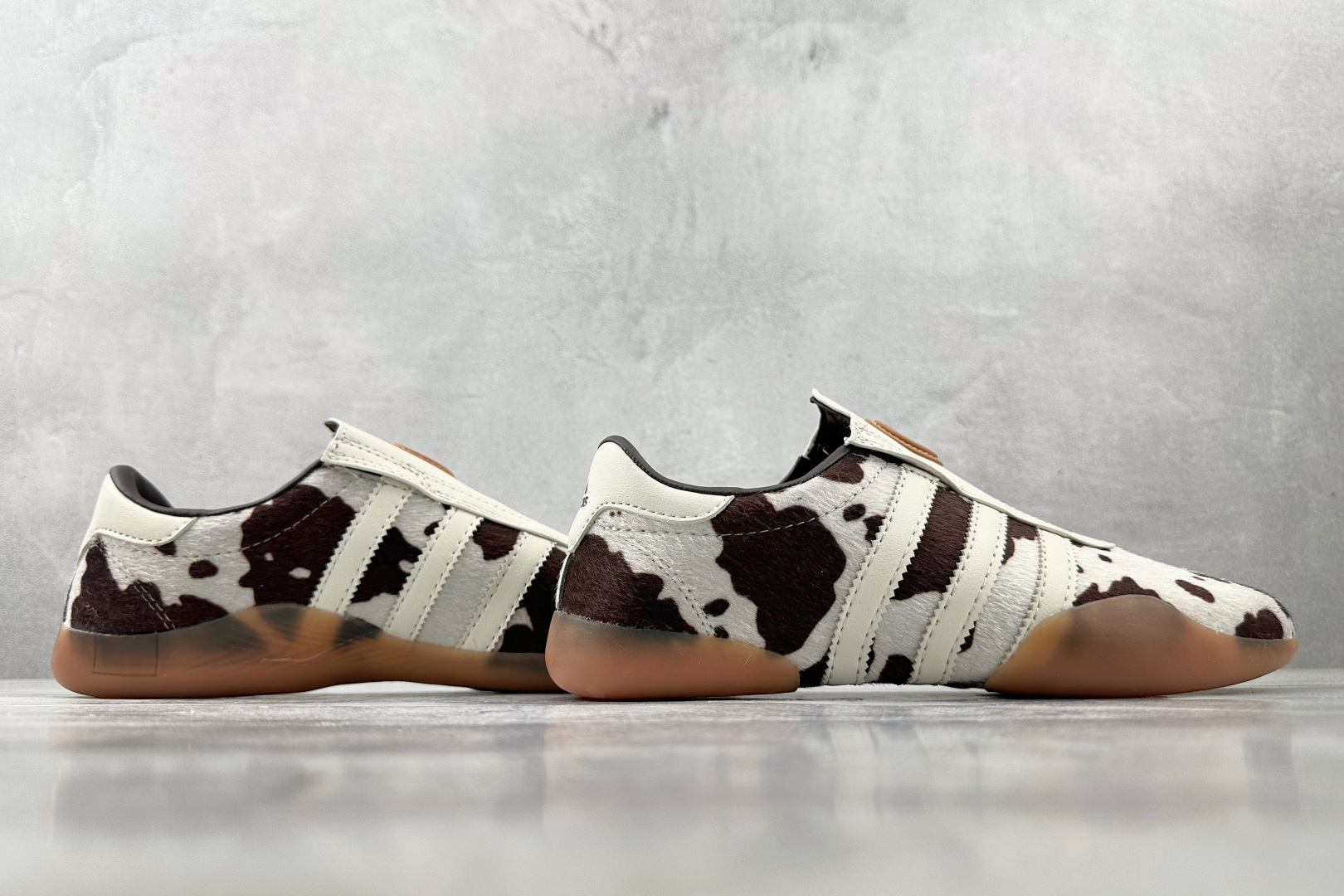 出口订单 adidas TAEKWONDO MEI W OFF 白黑色 JS0297