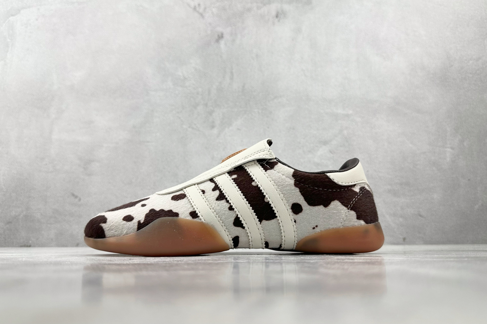 出口订单 adidas TAEKWONDO MEI W OFF 白黑色 JS0297