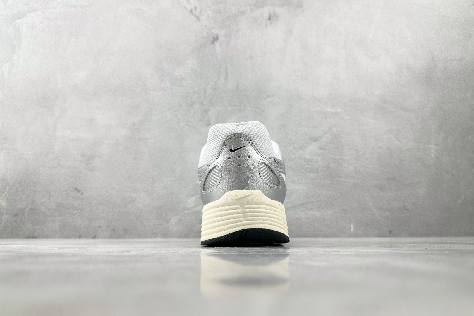 200 原鞋开发 原数据档案 Nike P-6000 银色 CD6404-105