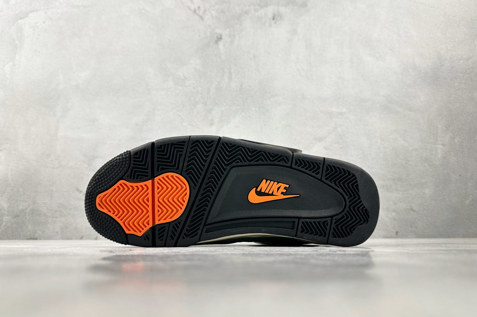 460 顶级原版 UNDEFEATED x Jordan Air Jordan 4 橄榄色 IB1854-200