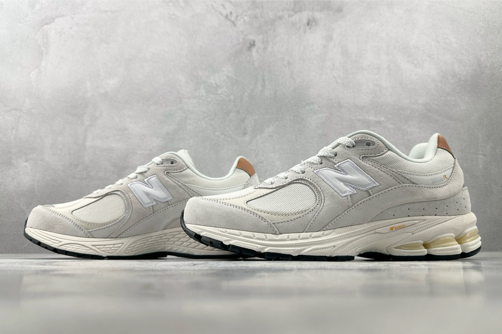 240 大厂出品 New Balance NB 2002R 米色 M2002REC