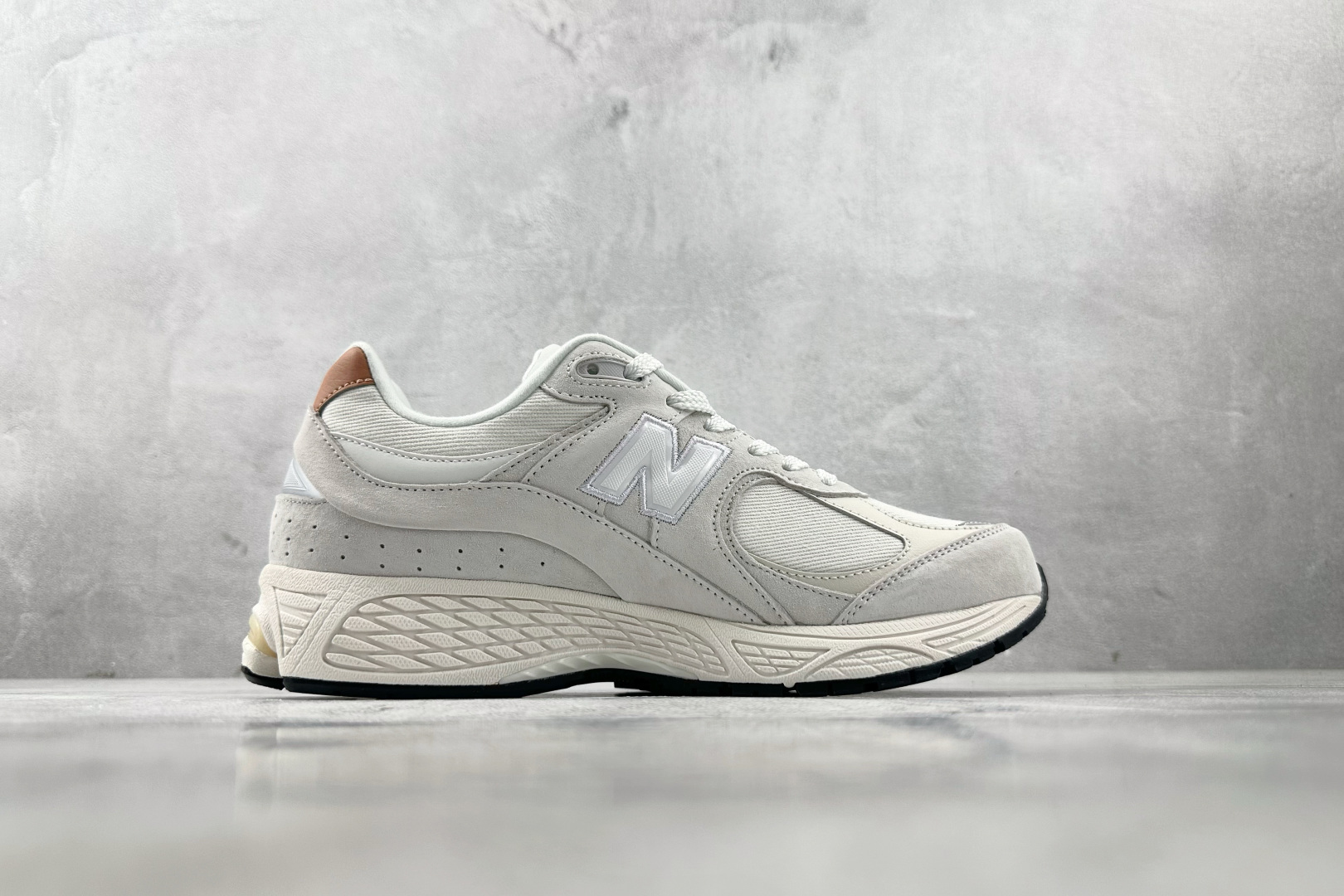 240 大厂出品 New Balance NB 2002R 米色 M2002REC