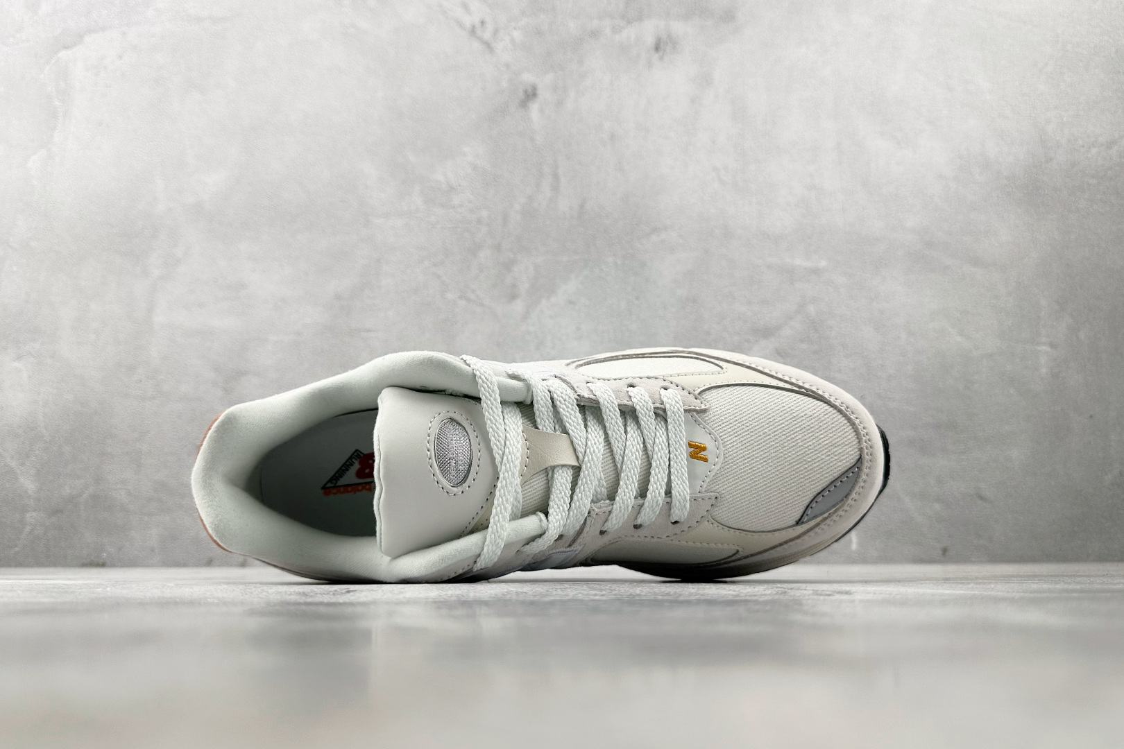 240 大厂出品 New Balance NB 2002R 米色 M2002REC