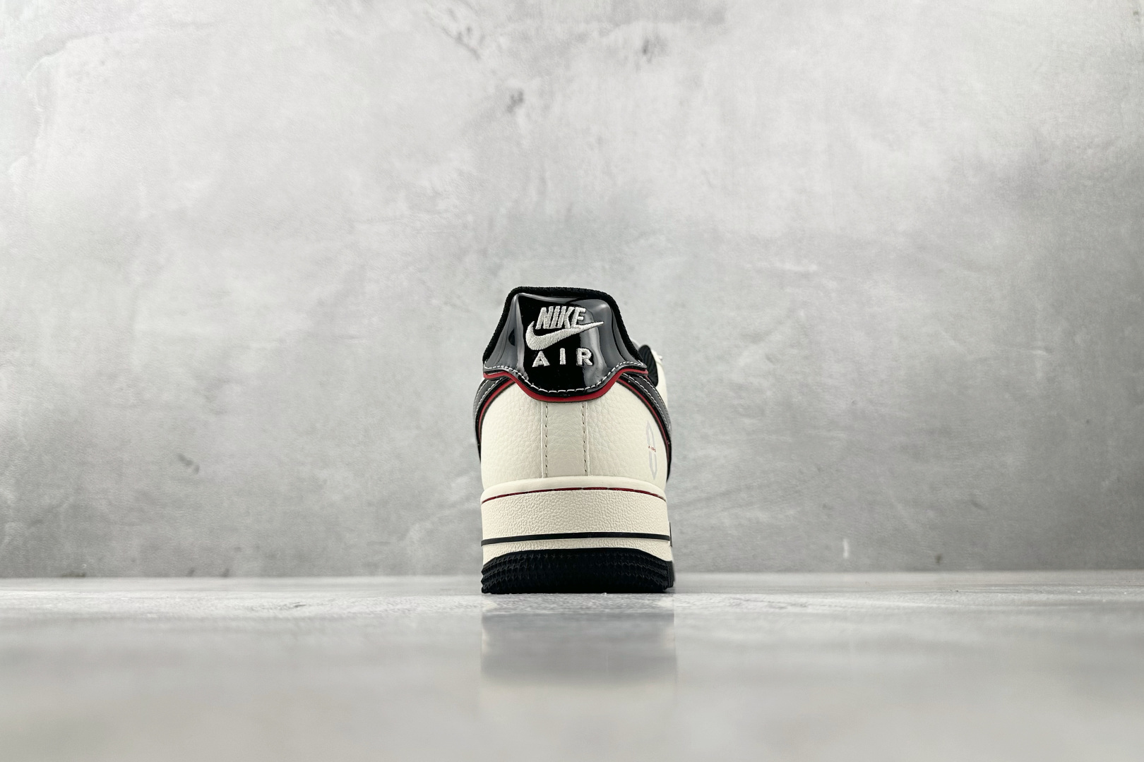 260 Nike Air Force 1'07 问界 M9 联名 米白黑 XS1958-609