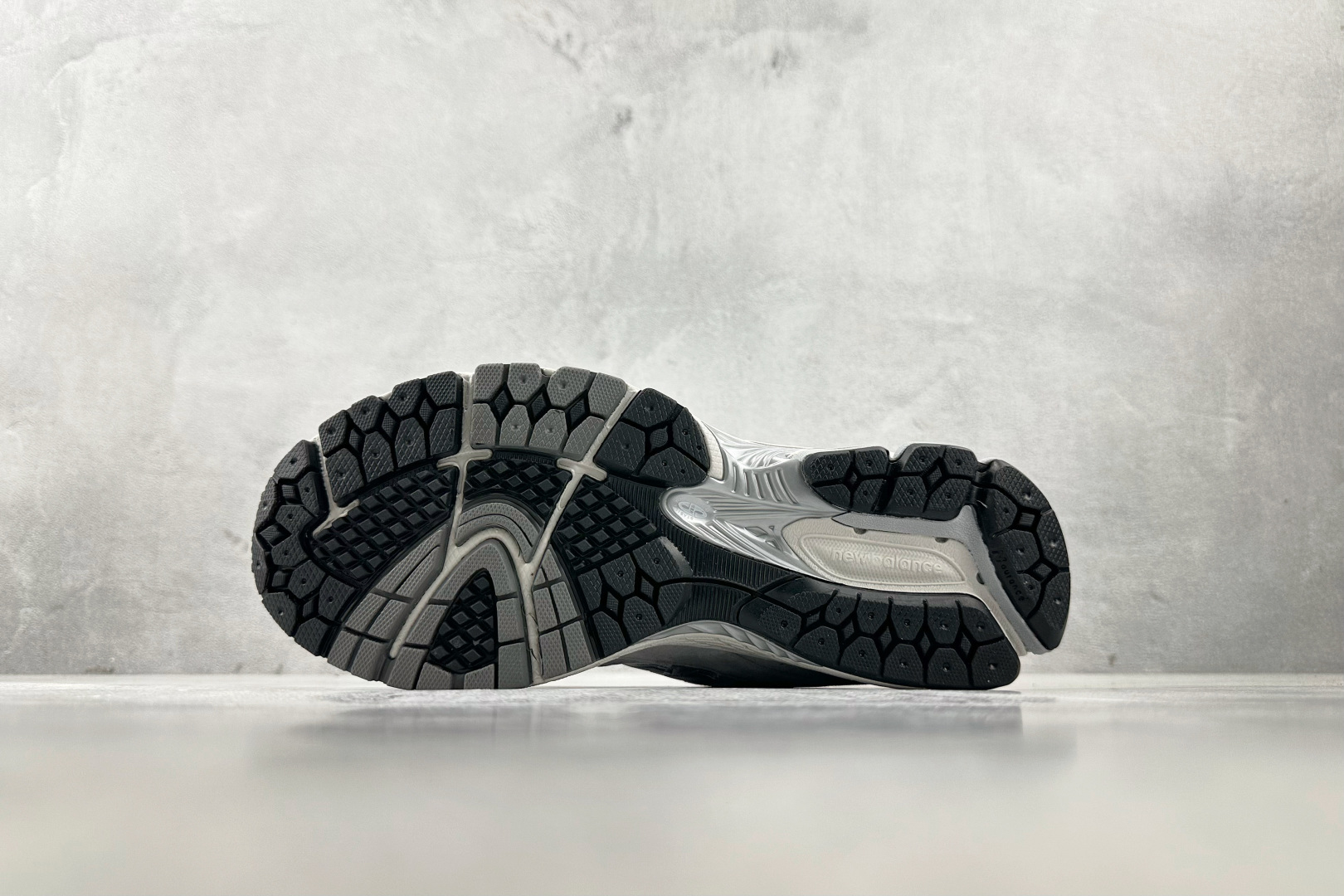 240 大厂出品 New Balance NB 2002R 云雾灰 ML2002R0-Chinese UA Cheap High Quatity Brand Clothes Bags handbags Sneakers wholesale wholesaler seller from China Factory suppliers Fashion Clothing Shoes best Quality Beautiful Price 240 大厂出品 New Balance NB 2002R 云雾灰 ML2002R0