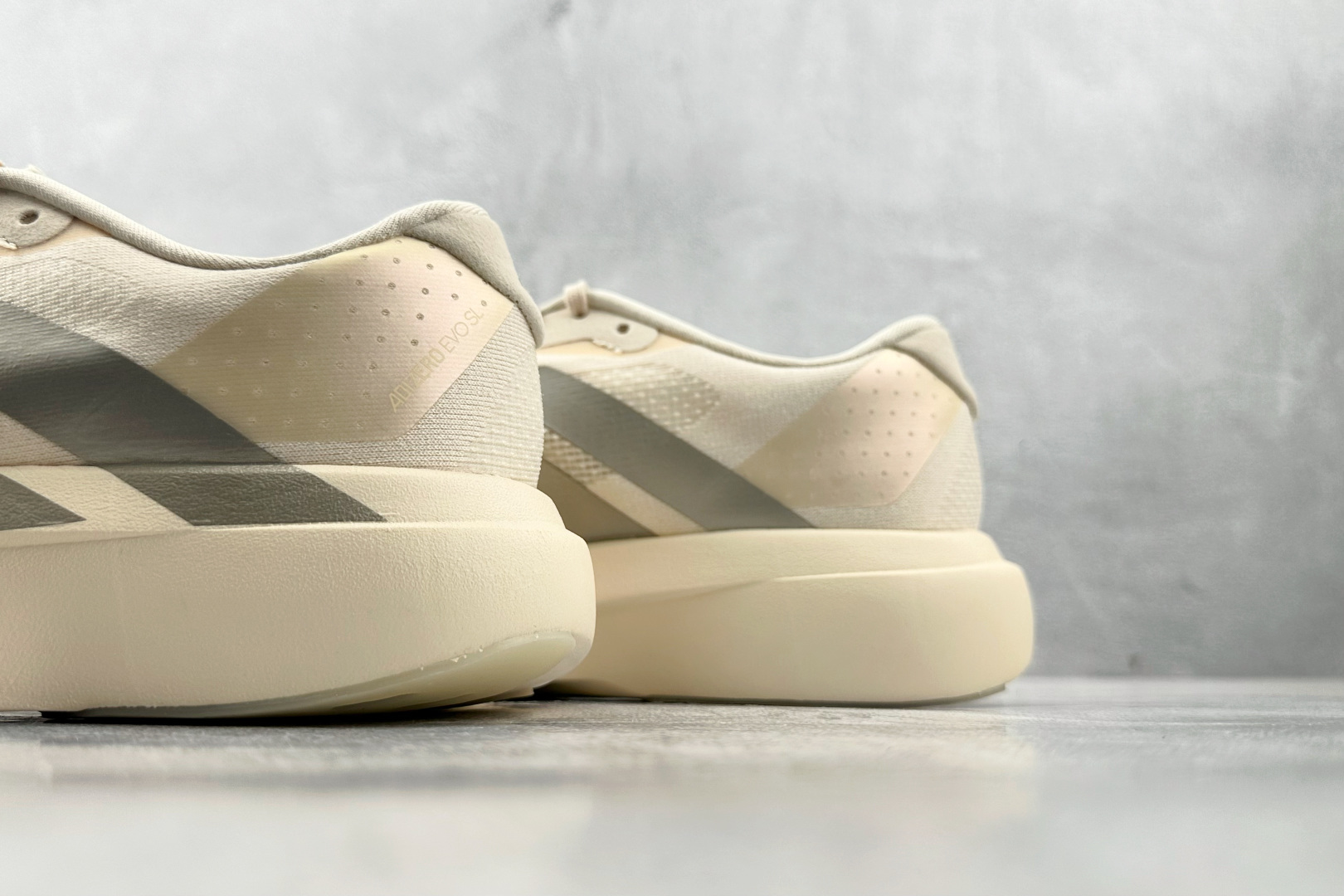 250 全新工厂开发 adidas Adizero Evo SL Wonder White 米色 JR5841-Chinese UA Cheap High Quatity Brand Clothes Bags handbags Sneakers wholesale wholesaler seller from China Factory suppliers Fashion Clothing Shoes best Quality Beautiful Price 250 全新工厂开发 adidas Adizero Evo SL Wonder White 米色 JR5841