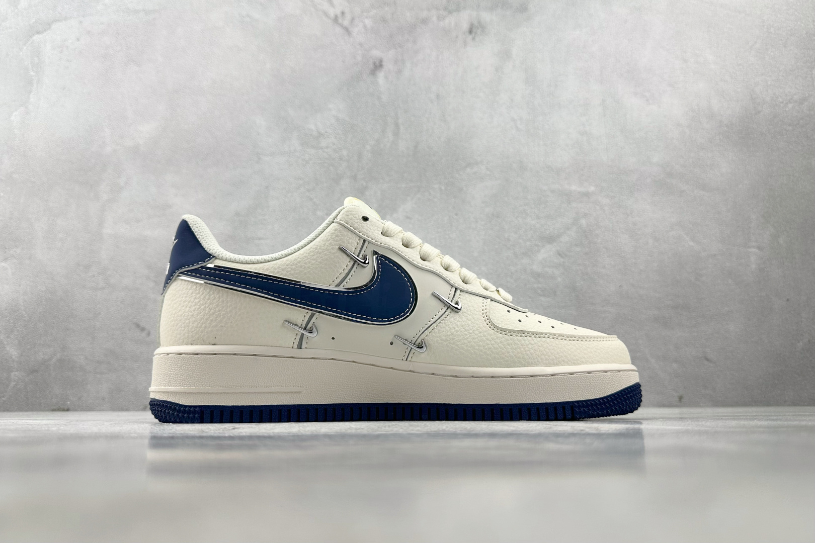 260 Nike Air Force 1'07 Dior 联名 米白蓝 XS2869-001-Chinese UA Cheap High Quatity Brand Clothes Bags handbags Sneakers wholesale wholesaler seller from China Factory suppliers Fashion Clothing Shoes best Quality Beautiful Price 260 Nike Air Force 1'07 Dior 联名 米白蓝 XS2869-001