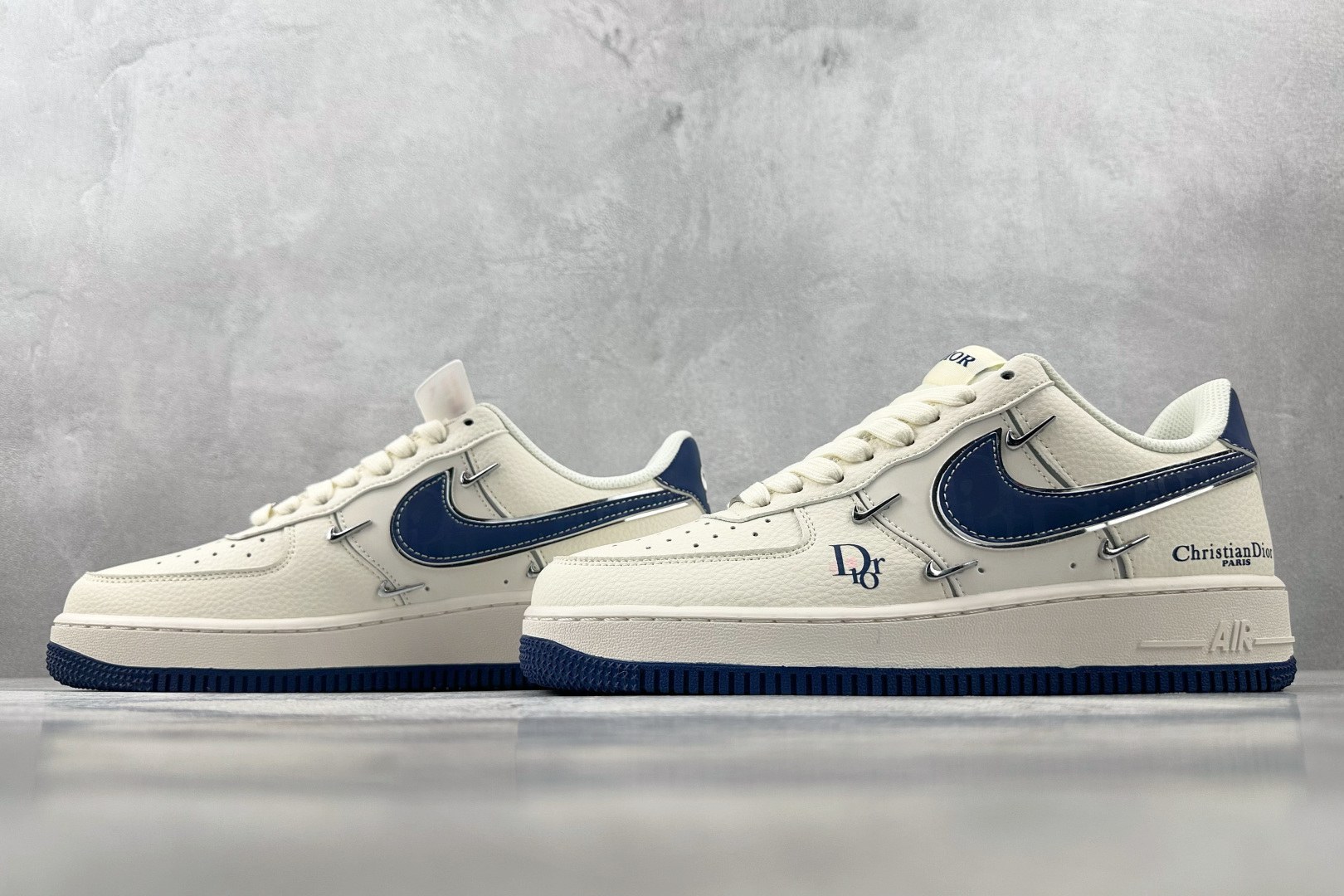 260 Nike Air Force 1'07 Dior 联名 米白蓝 XS2869-001-Chinese UA Cheap High Quatity Brand Clothes Bags handbags Sneakers wholesale wholesaler seller from China Factory suppliers Fashion Clothing Shoes best Quality Beautiful Price 260 Nike Air Force 1'07 Dior 联名 米白蓝 XS2869-001