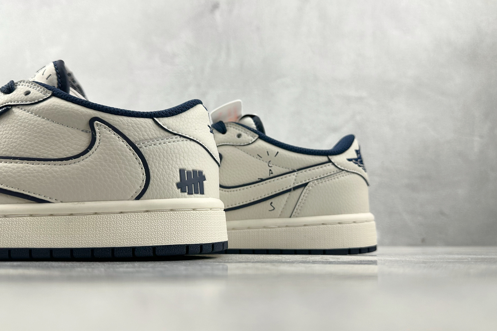 280 定制 Air Jordan 1 Low ow SP UNDEFEATED 倒钩联名 米白蓝 DF1845-533-Chinese UA Cheap High Quatity Brand Clothes Bags handbags Sneakers wholesale wholesaler seller from China Factory suppliers Fashion Clothing Shoes best Quality Beautiful Price 280 定制 Air Jordan 1 Low ow SP UNDEFEATED 倒钩联名 米白蓝 DF1845-533