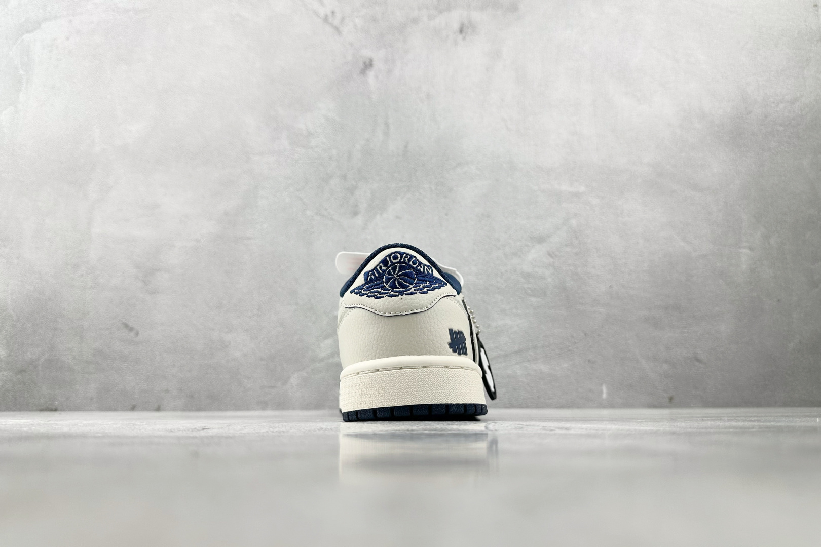 280 定制 Air Jordan 1 Low ow SP UNDEFEATED 倒钩联名 米白蓝 DF1845-533-Chinese UA Cheap High Quatity Brand Clothes Bags handbags Sneakers wholesale wholesaler seller from China Factory suppliers Fashion Clothing Shoes best Quality Beautiful Price 280 定制 Air Jordan 1 Low ow SP UNDEFEATED 倒钩联名 米白蓝 DF1845-533