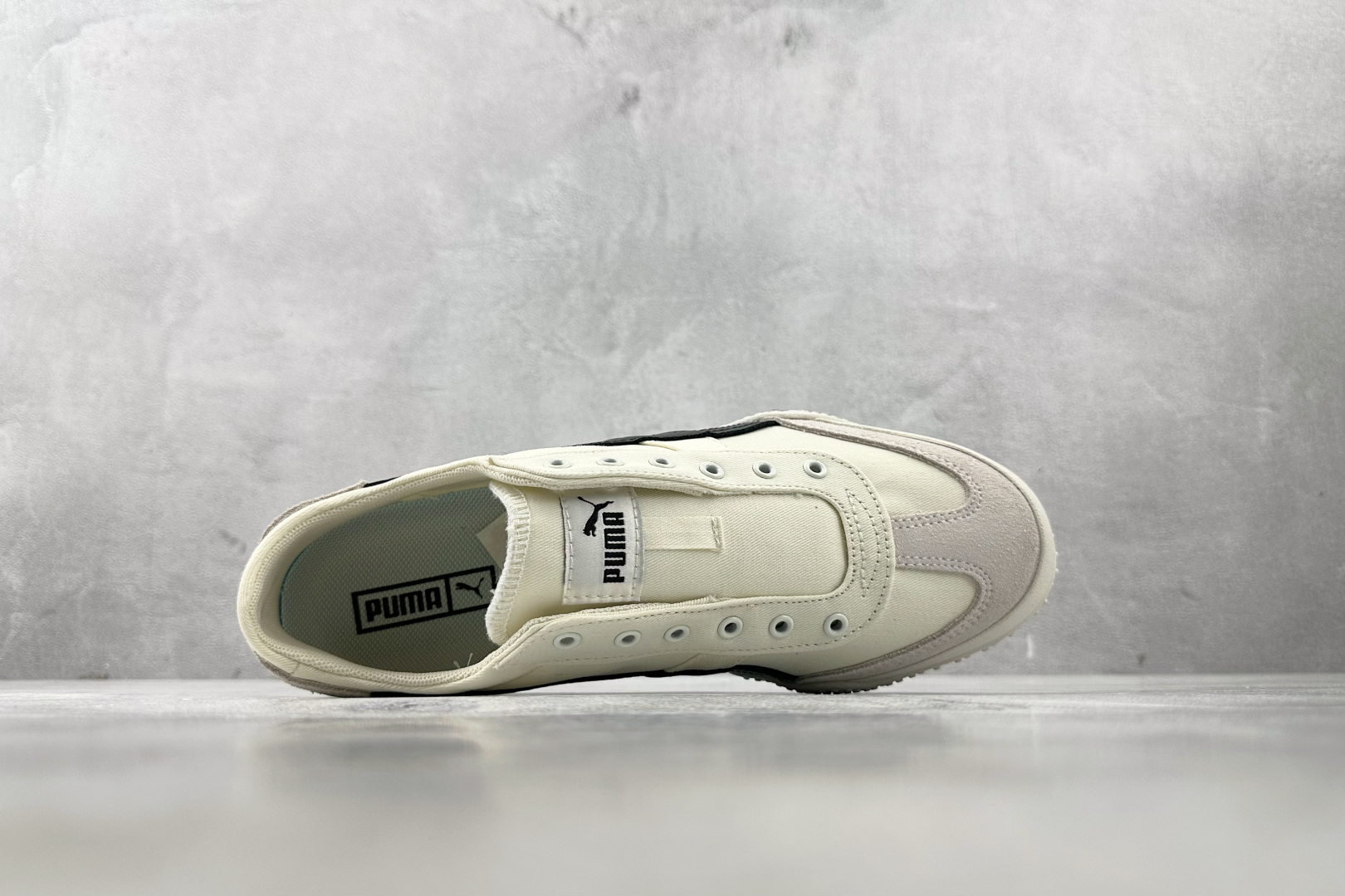 160 平台爆款 PUMA Bella UT 白黑 402981-04-Chinese UA Cheap High Quatity Brand Clothes Bags handbags Sneakers wholesale wholesaler seller from China Factory suppliers Fashion Clothing Shoes best Quality Beautiful Price 160 平台爆款 PUMA Bella UT 白黑 402981-04