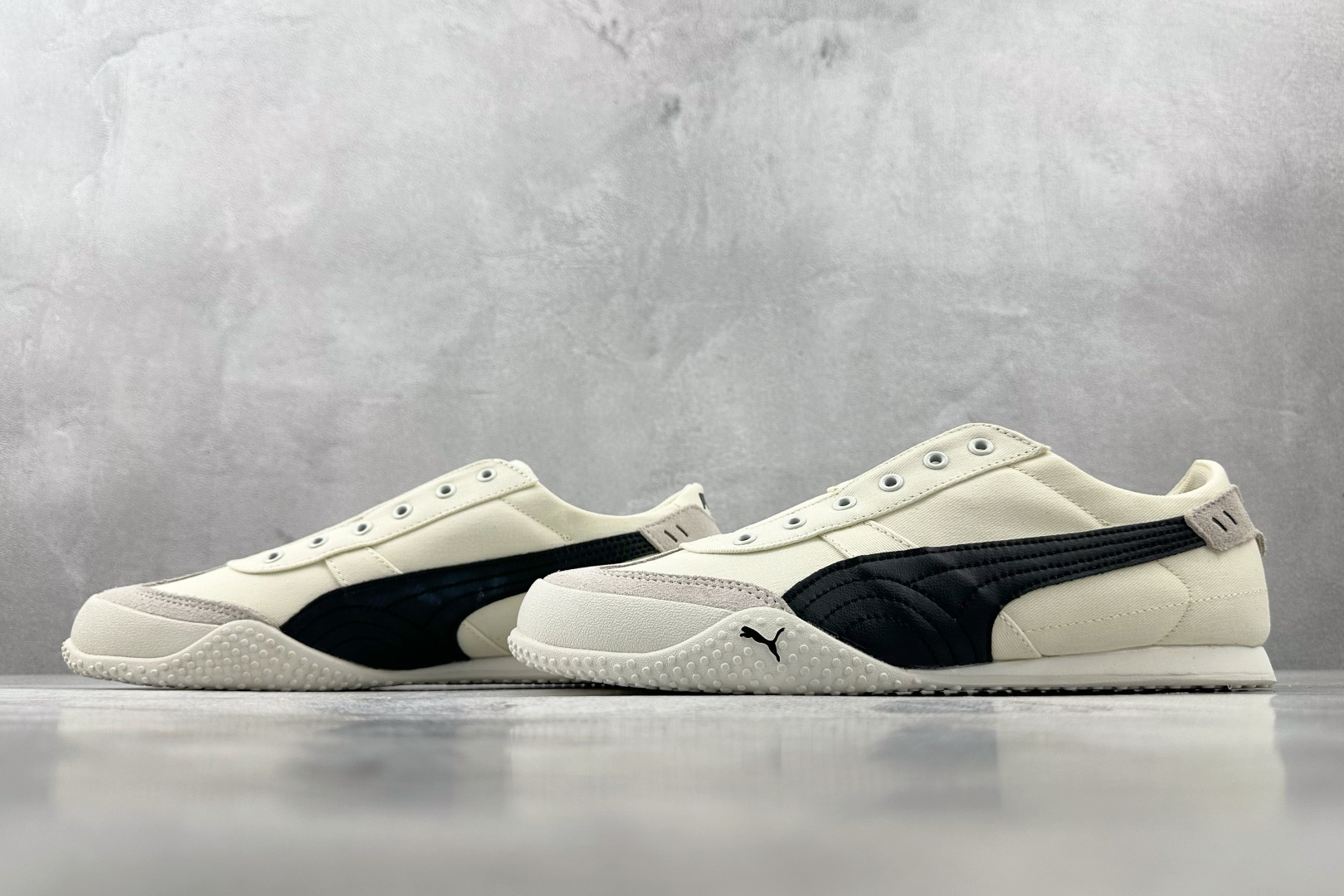 160 平台爆款 PUMA Bella UT 白黑 402981-04-Chinese UA Cheap High Quatity Brand Clothes Bags handbags Sneakers wholesale wholesaler seller from China Factory suppliers Fashion Clothing Shoes best Quality Beautiful Price 160 平台爆款 PUMA Bella UT 白黑 402981-04