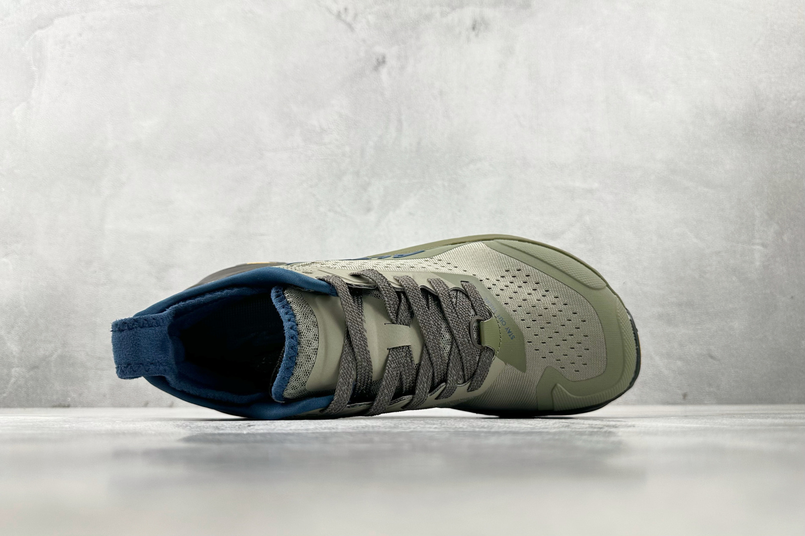 220 Altra OLYMPUS 6 米绿色 ALOA85NJ923-100-Chinese UA Cheap High Quatity Brand Clothes Bags handbags Sneakers wholesale wholesaler seller from China Factory suppliers Fashion Clothing Shoes best Quality Beautiful Price 220 Altra OLYMPUS 6 米绿色 ALOA85NJ923-100