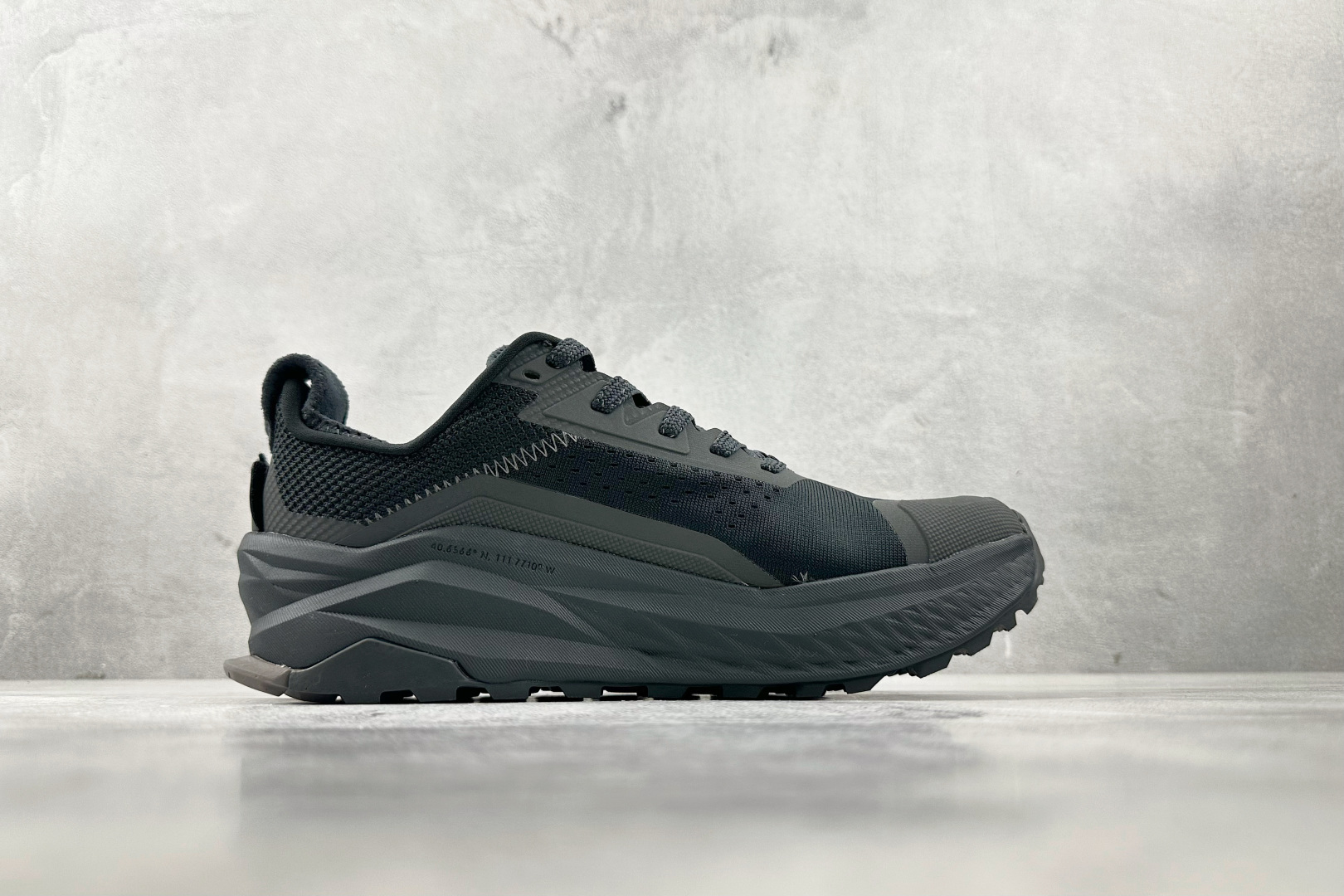 220 Altra OLYMPUS 6 黑色 ALOA85NJ001