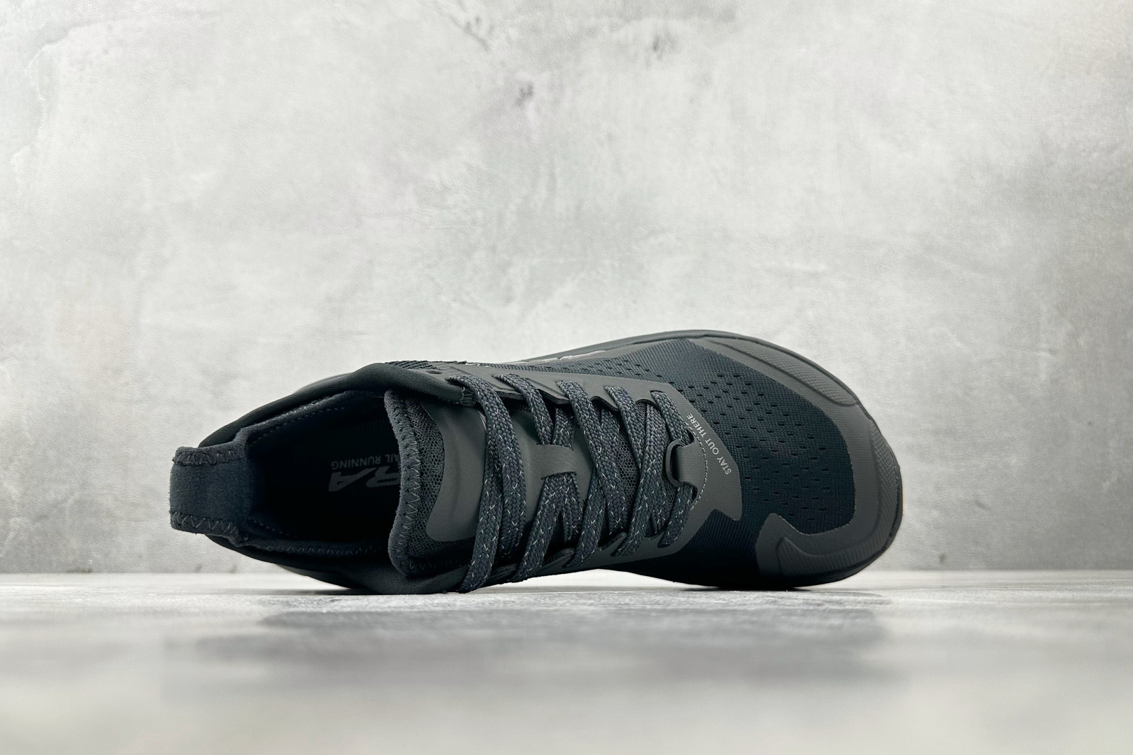 220 Altra OLYMPUS 6 黑色 ALOA85NJ001